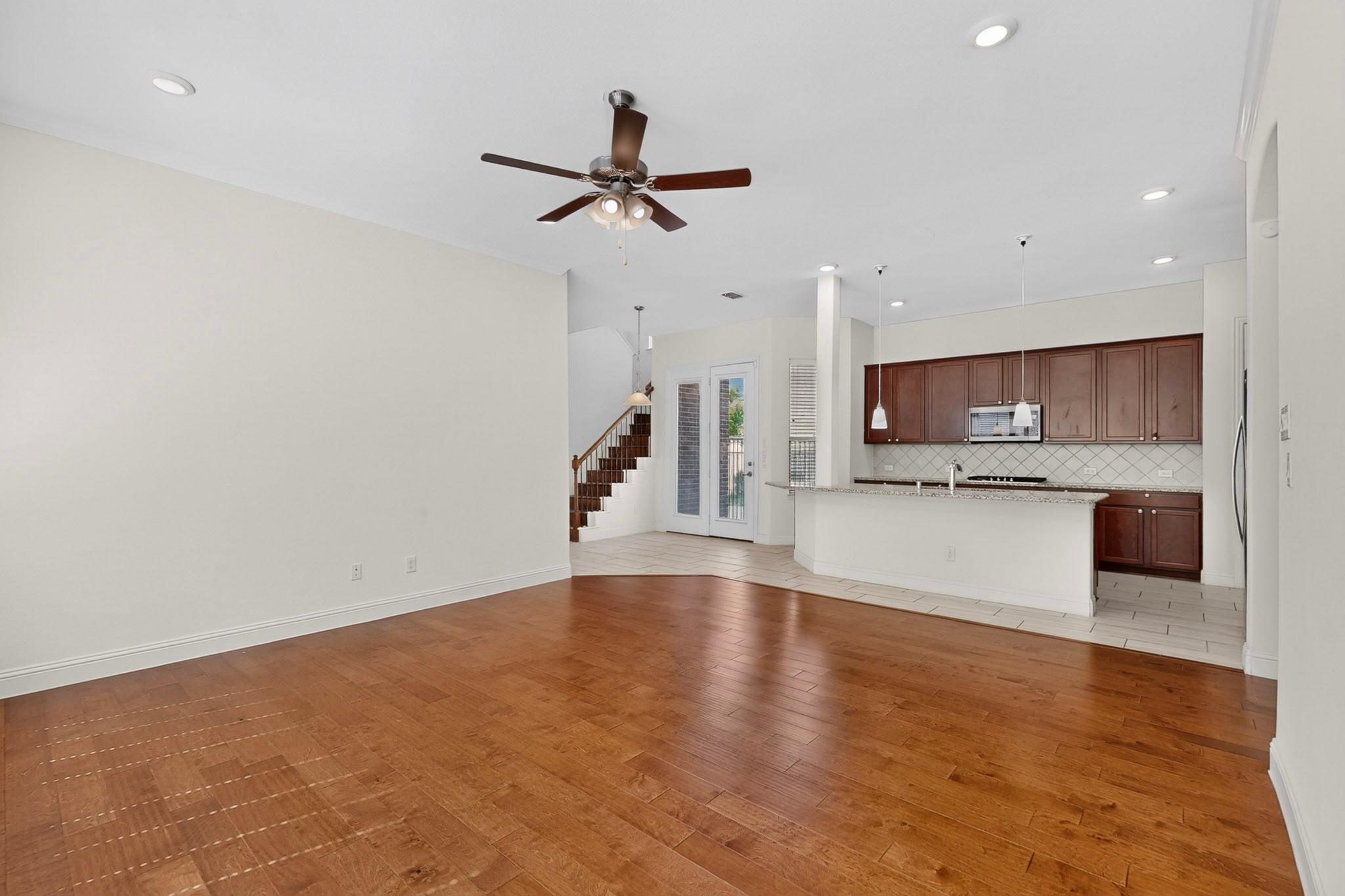 property viewer photo 13