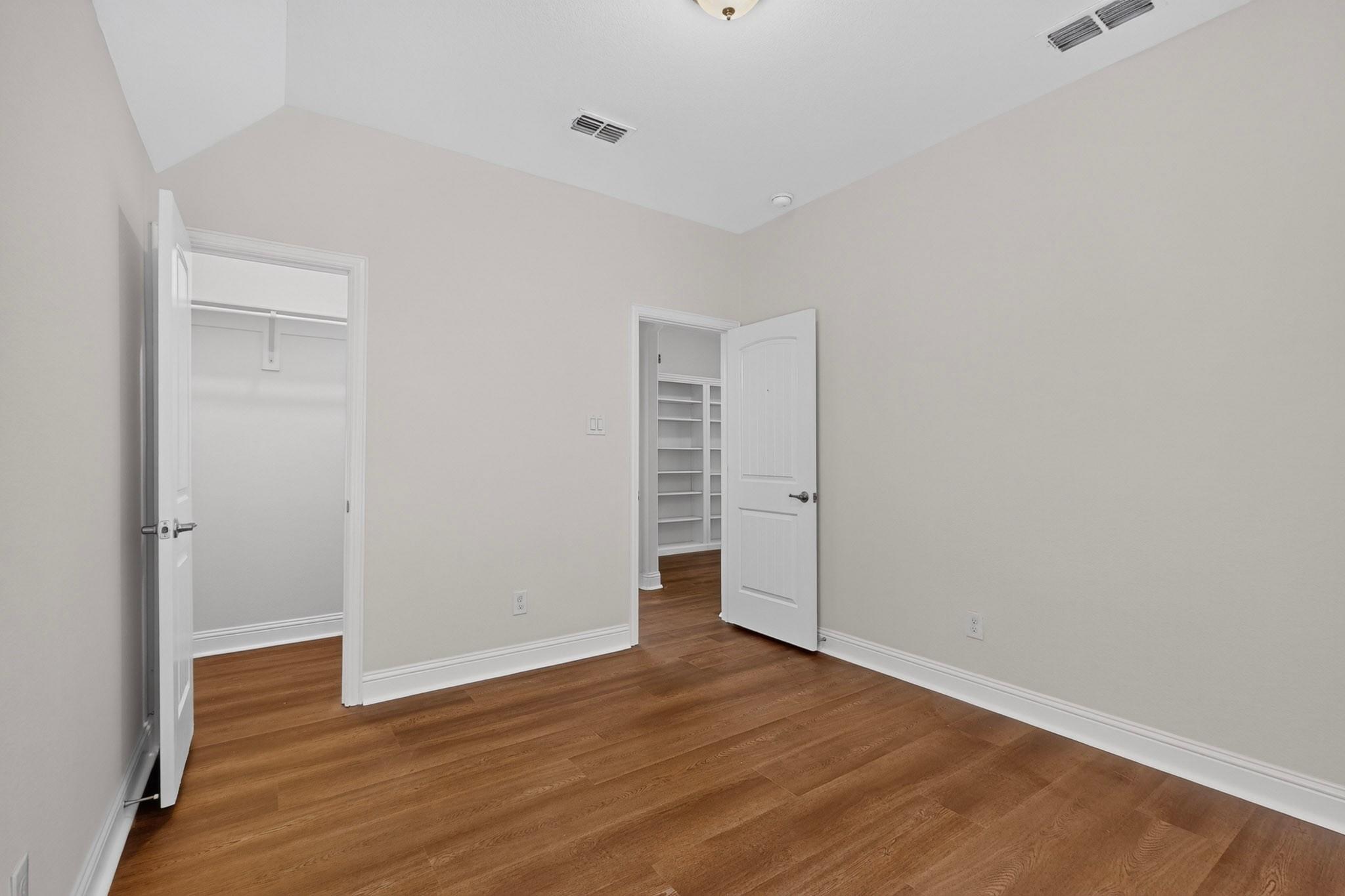 property viewer photo 30