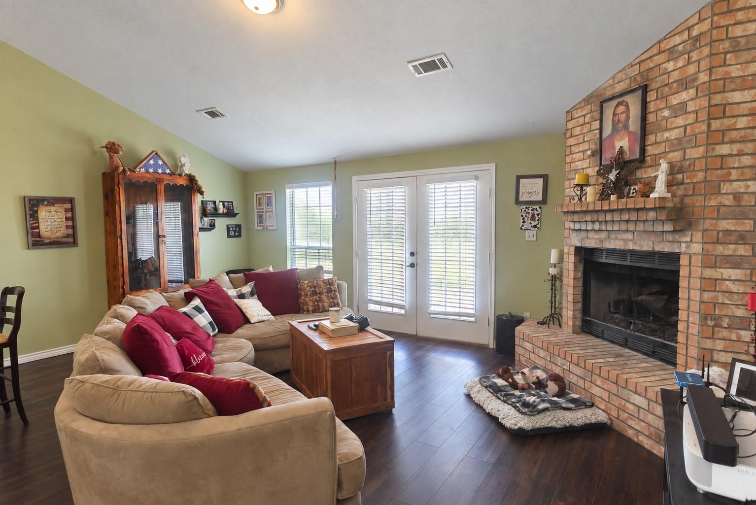 main property photo 4