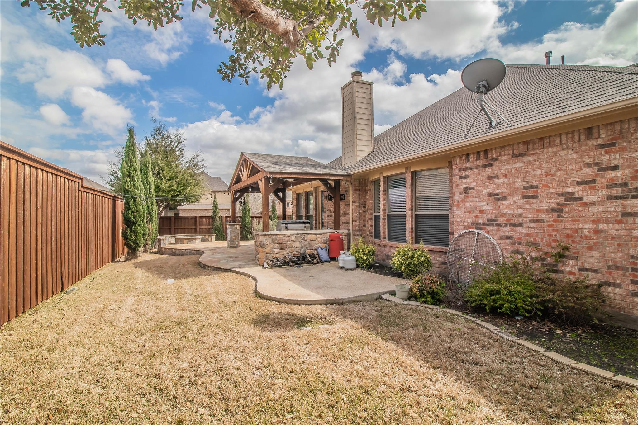 main property photo 33