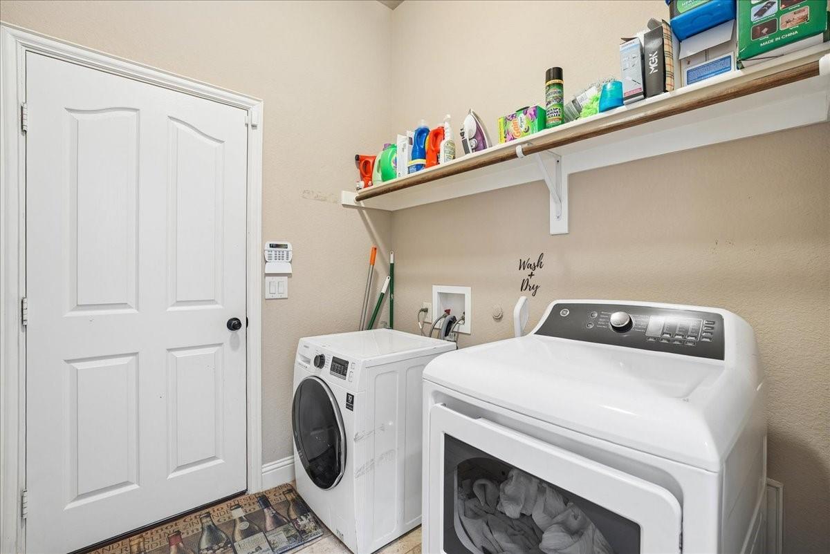main property photo 23