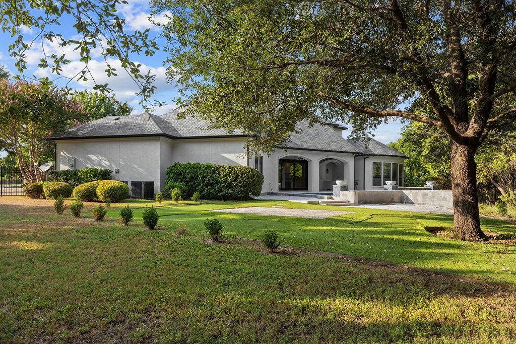 main property photo 22
