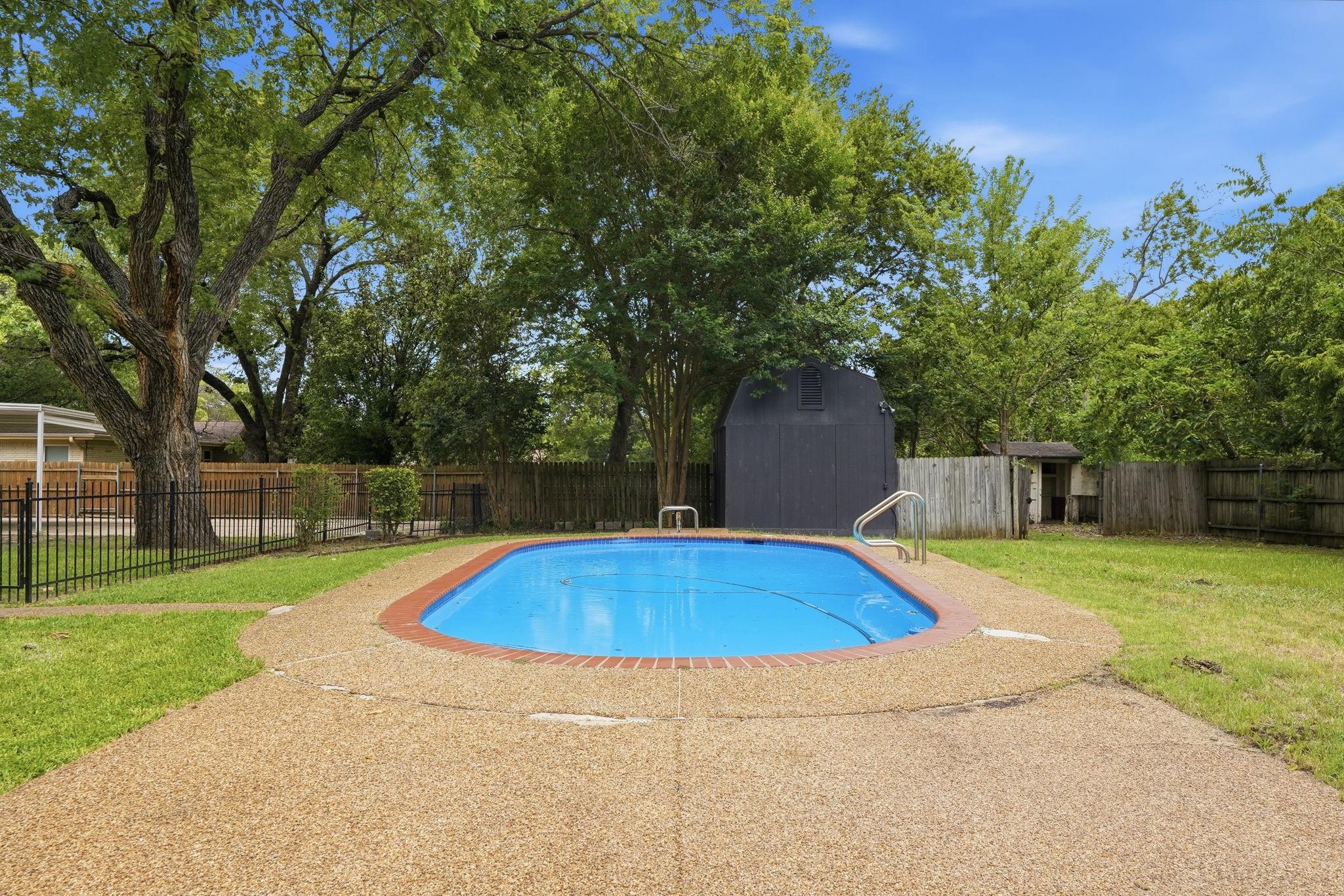 main property photo 31