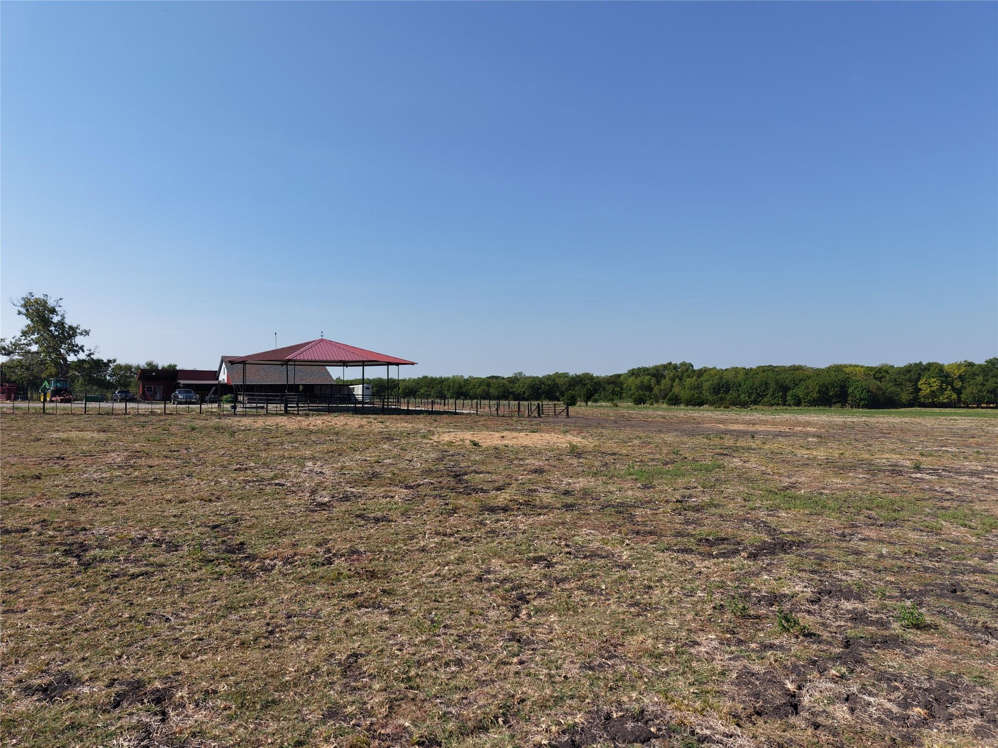 main property photo 23