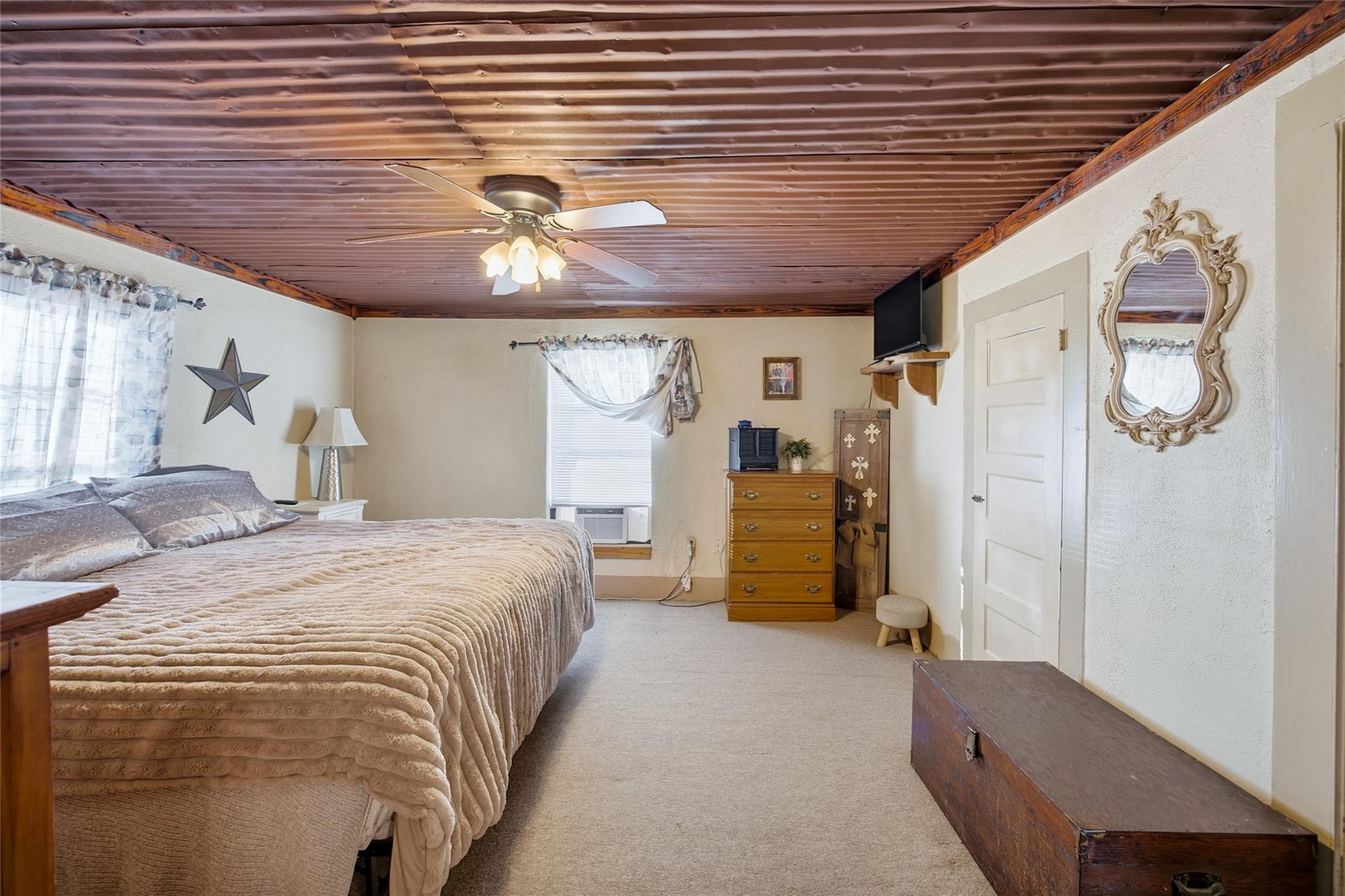 main property photo 24