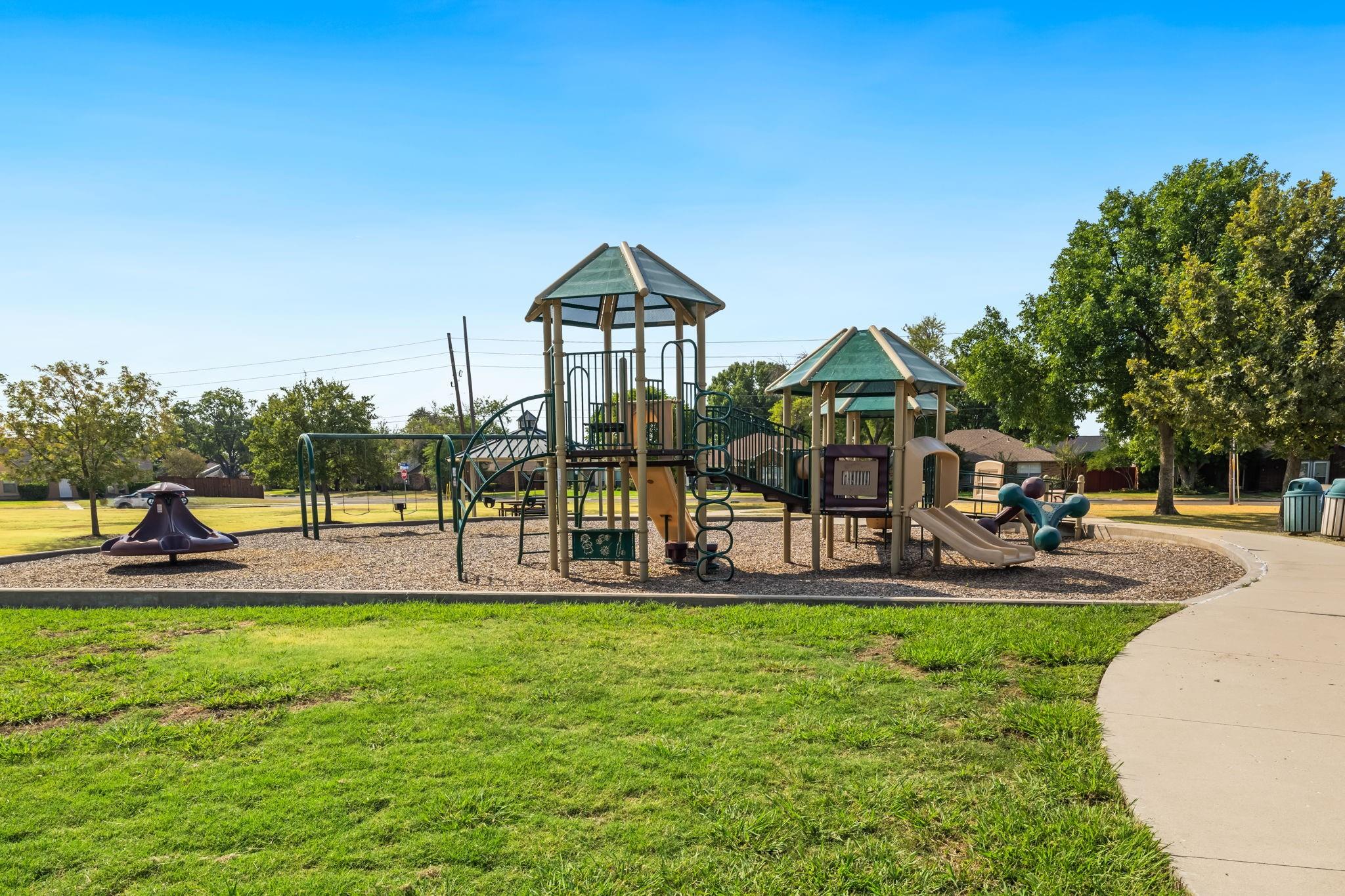 main property photo 39