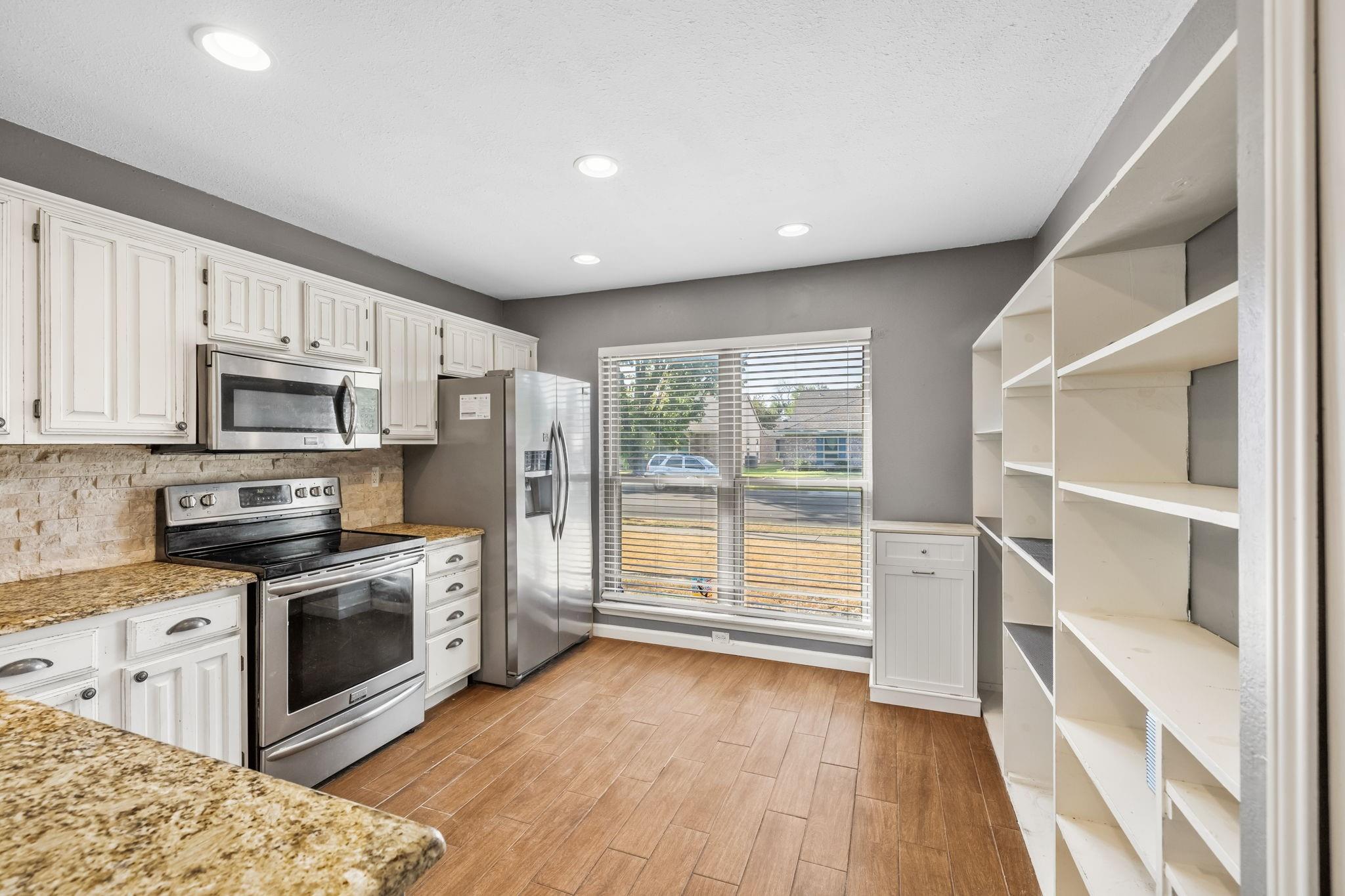 main property photo 4