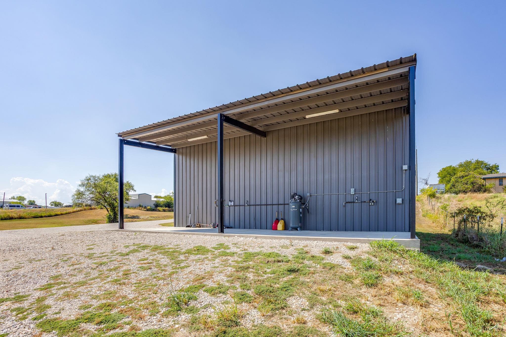 main property photo 10