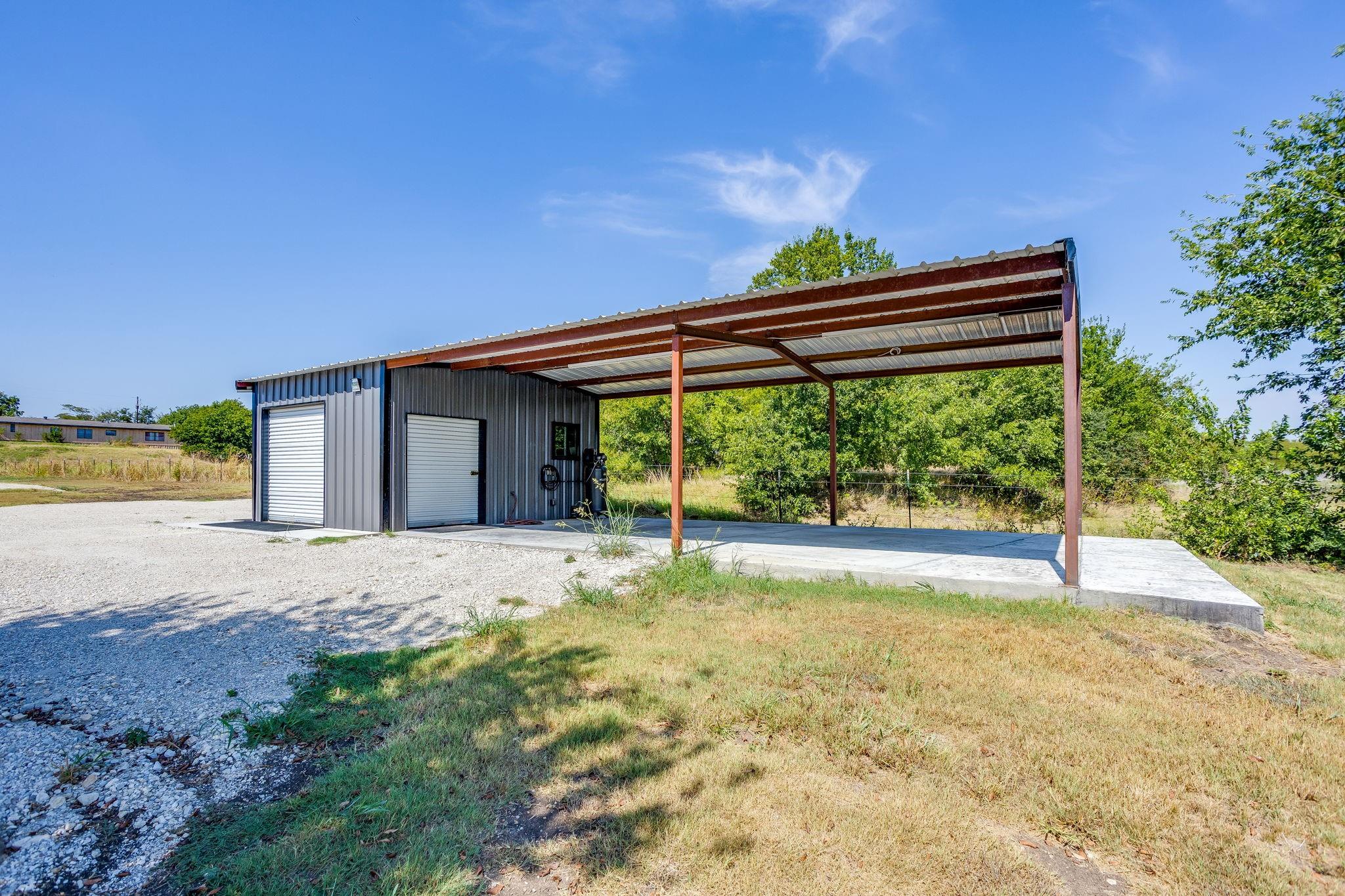 main property photo 28