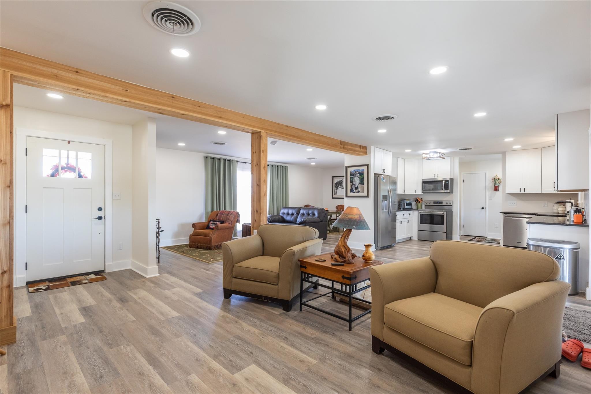 main property photo 14