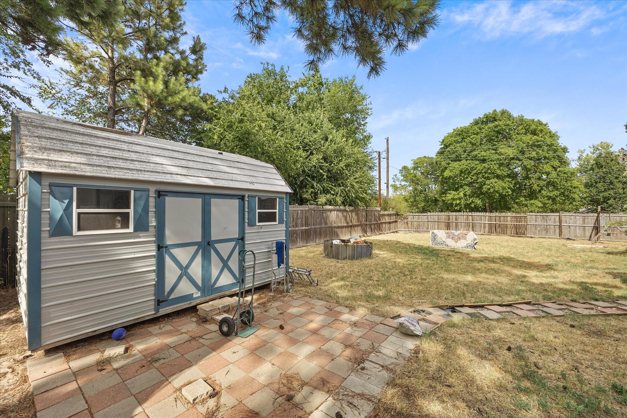 main property photo 14