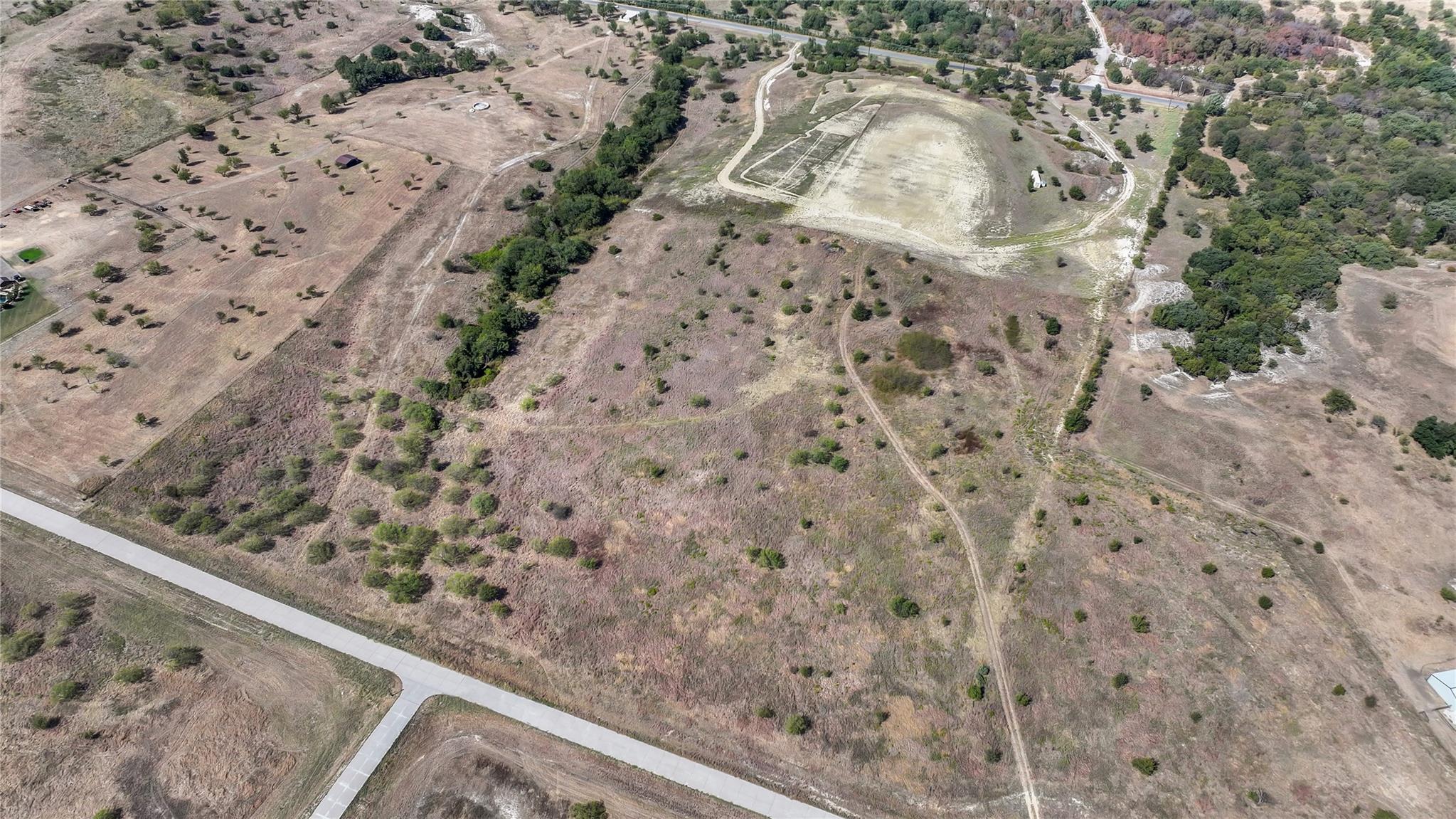 main property photo 10