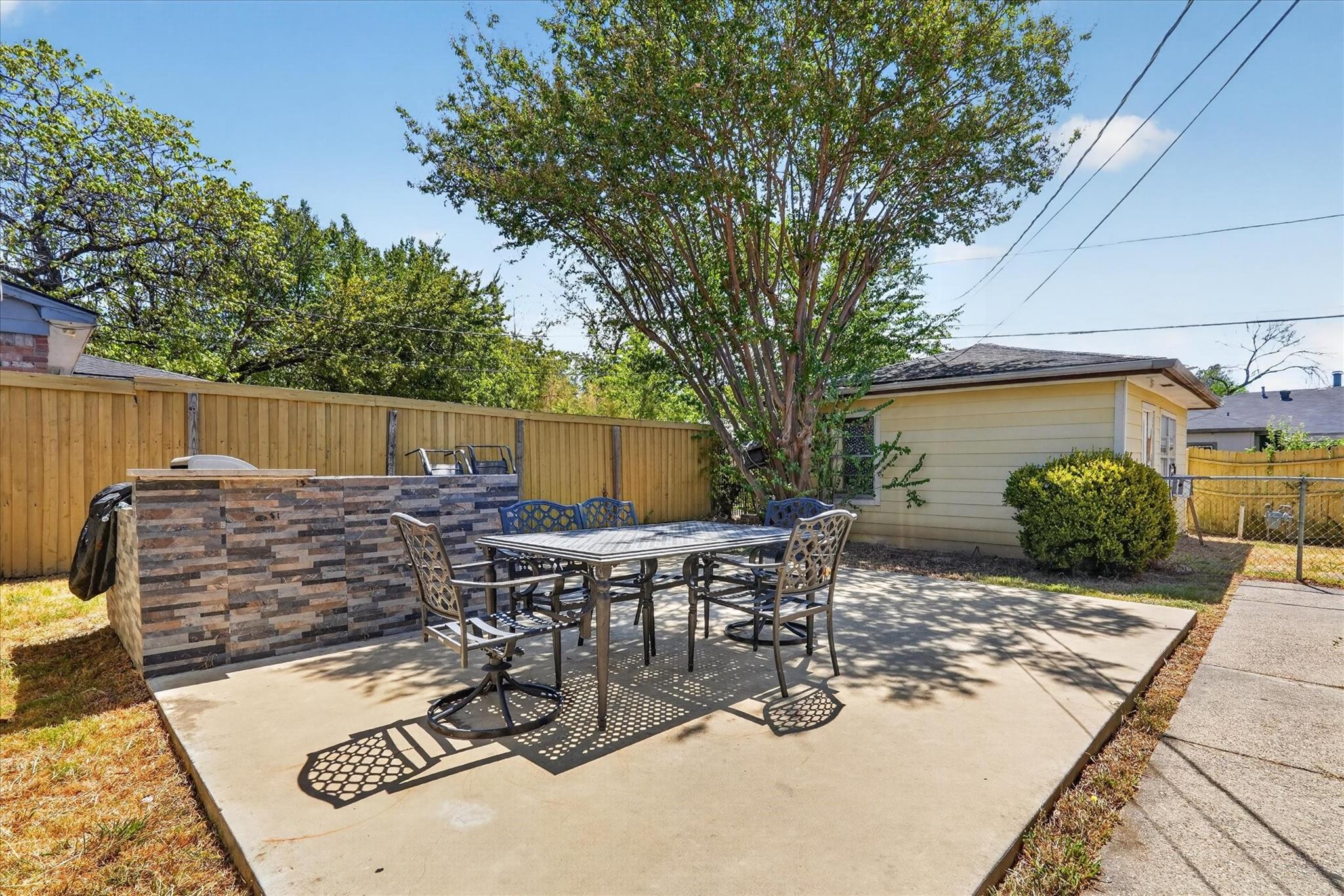 main property photo 23