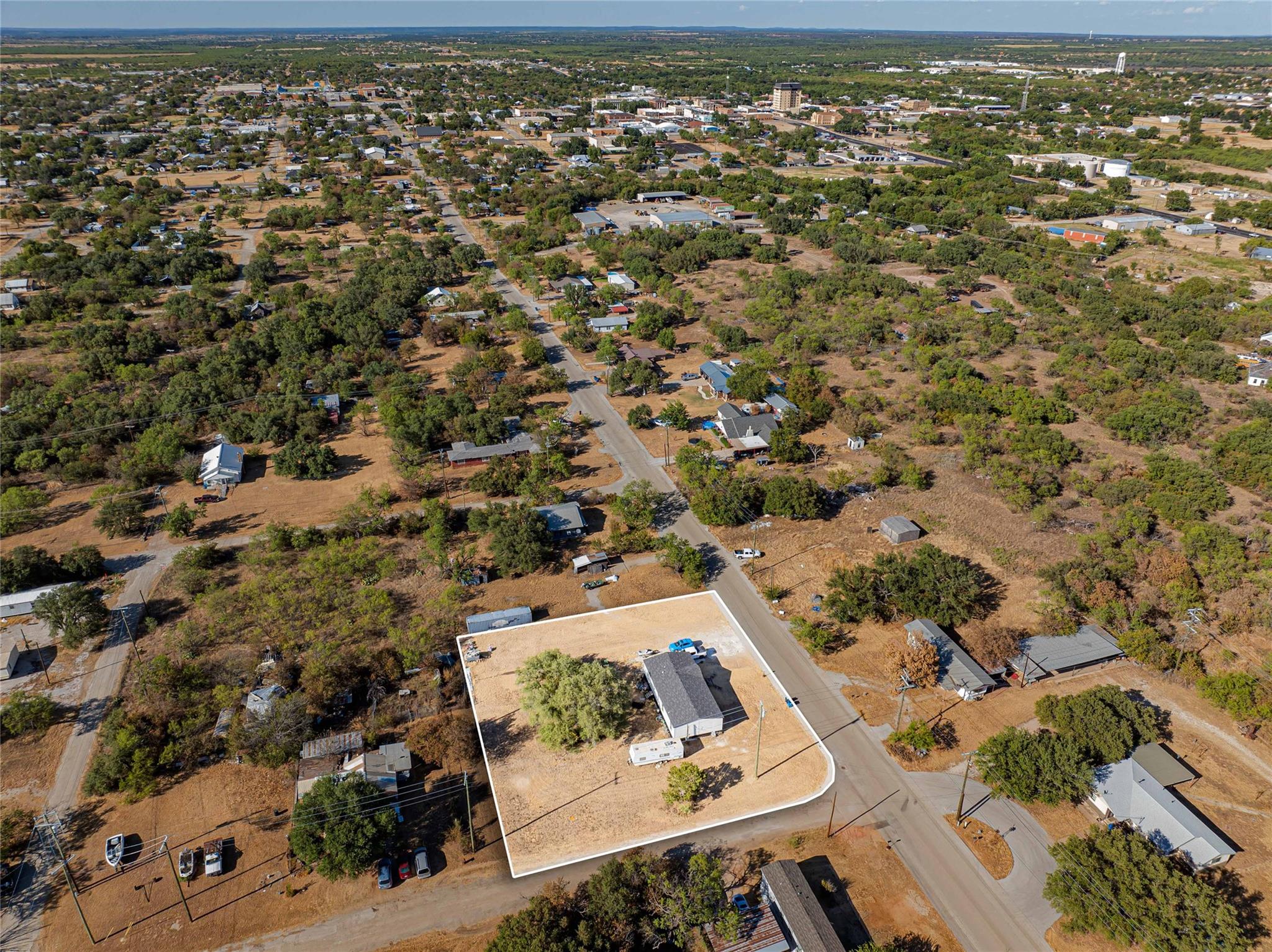 main property photo 28