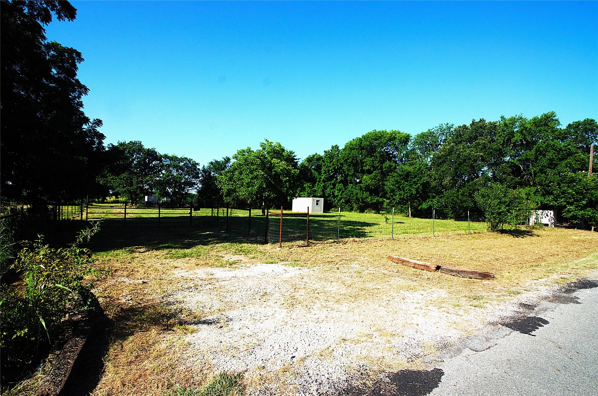 main property photo 22