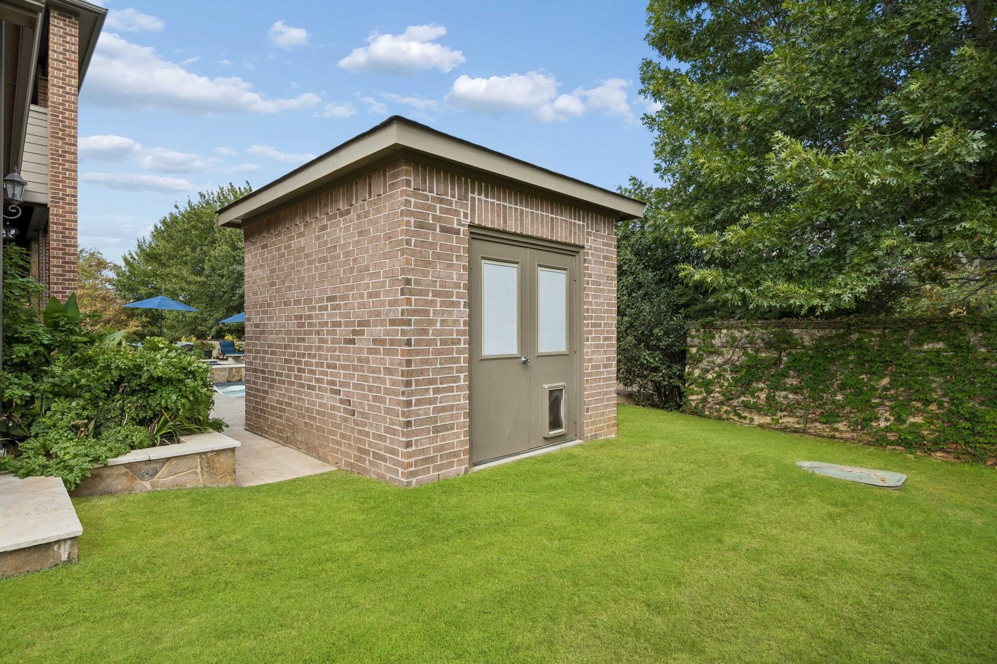 main property photo 35