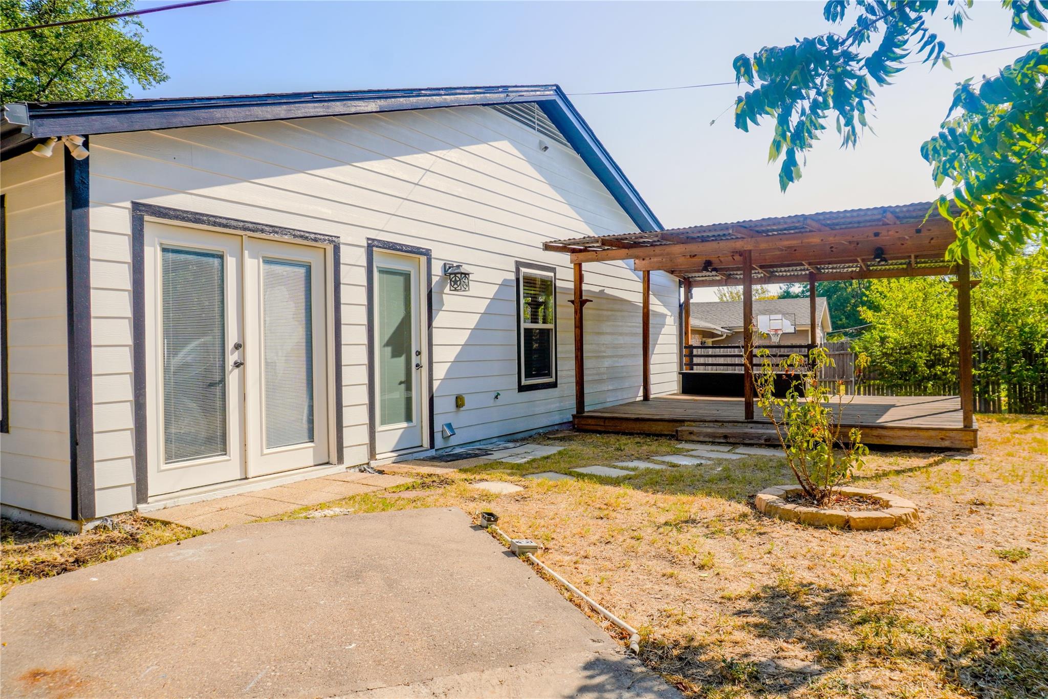main property photo 32