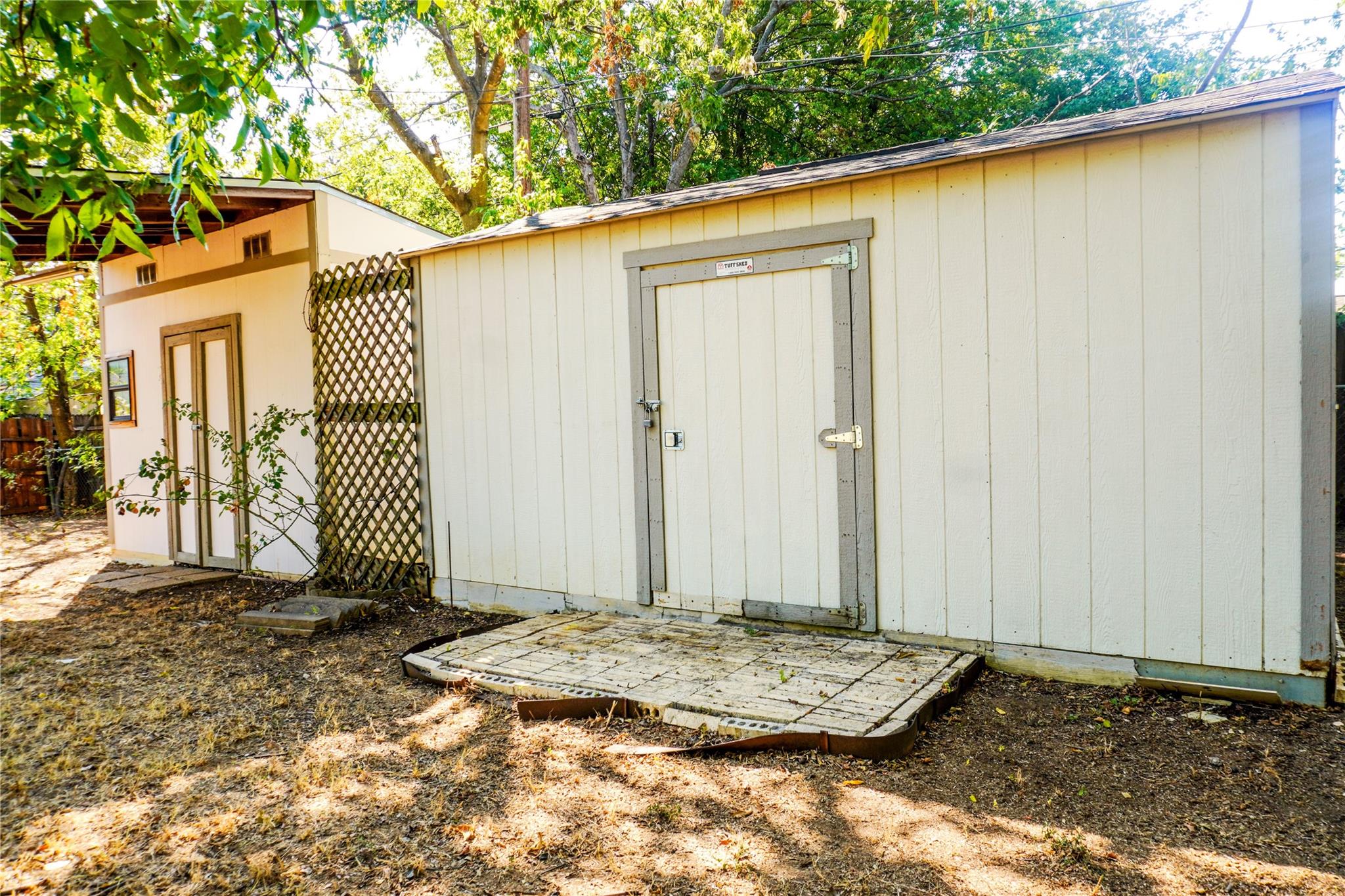 main property photo 35
