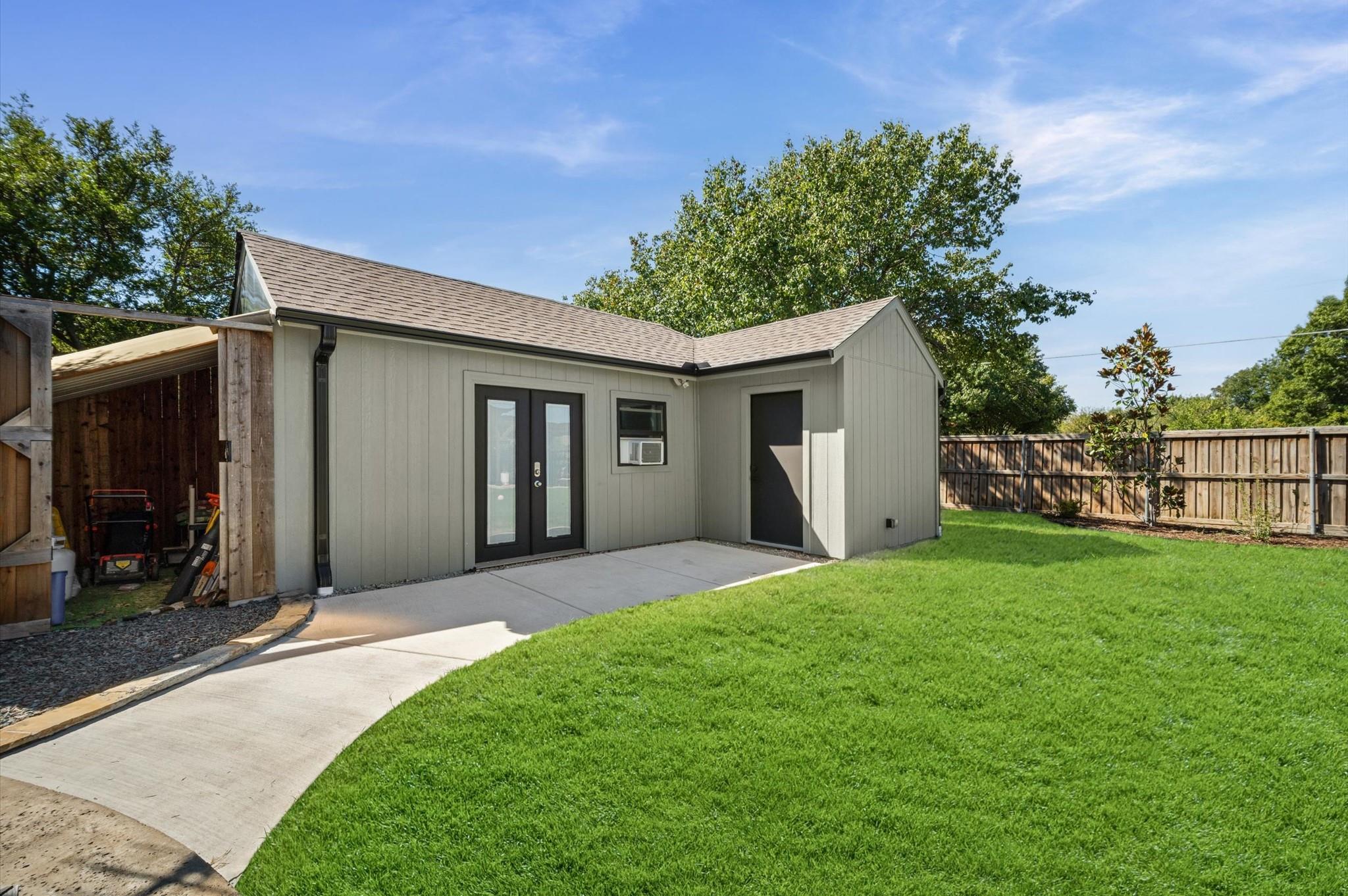 main property photo 35