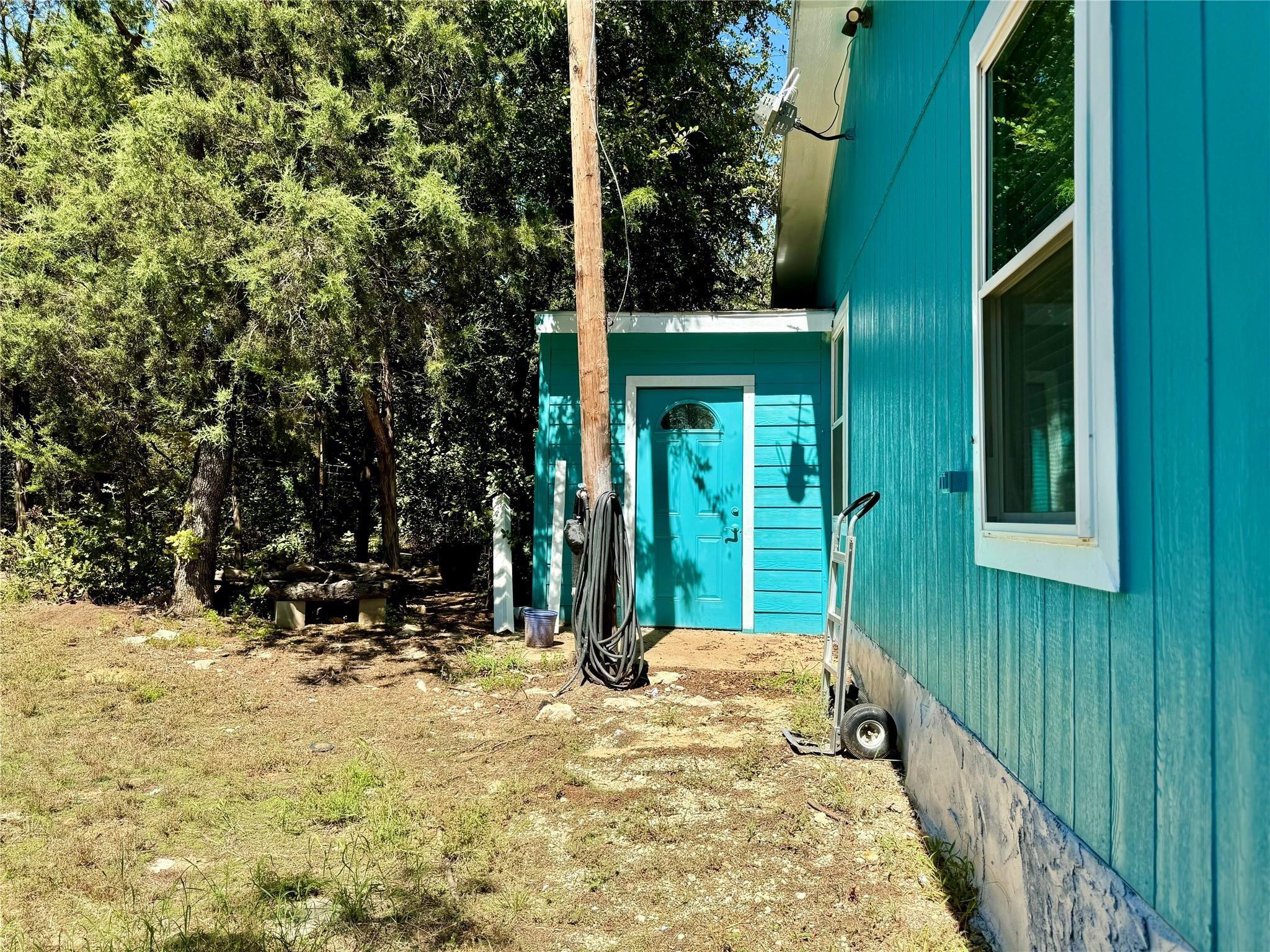 main property photo 28