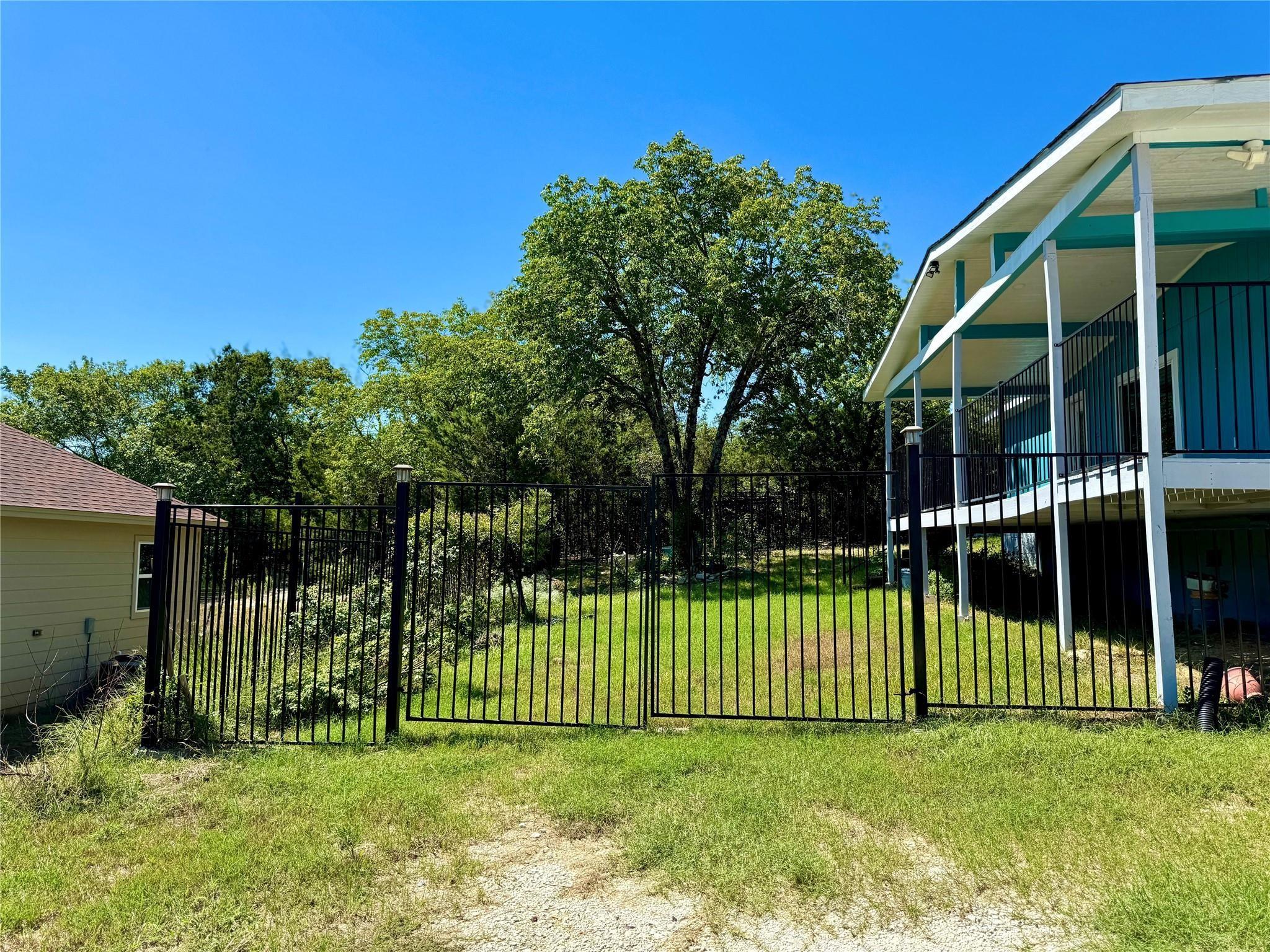 main property photo 33