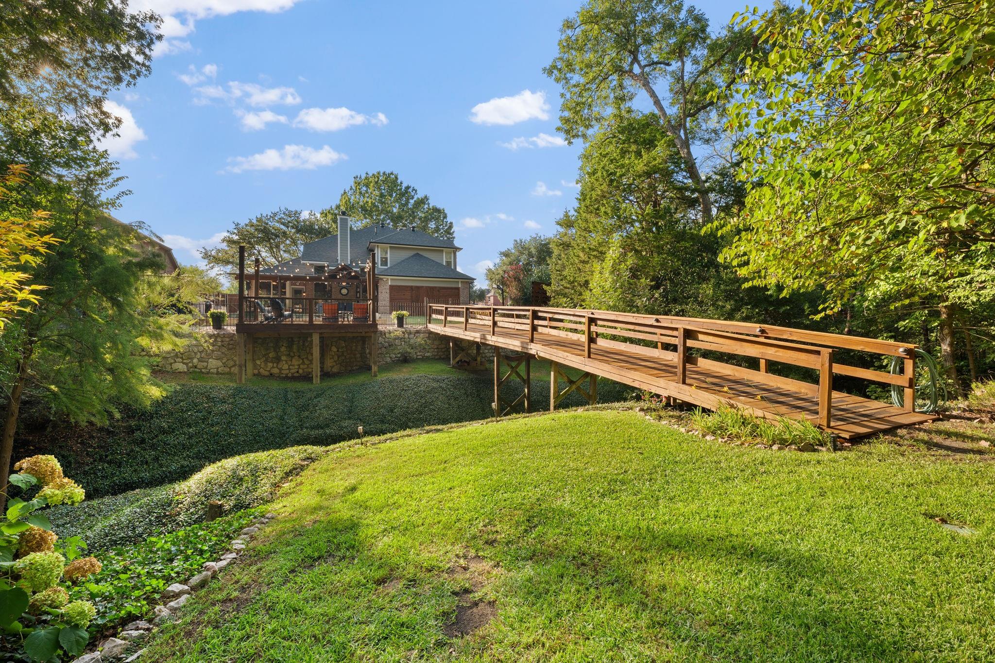main property photo 34
