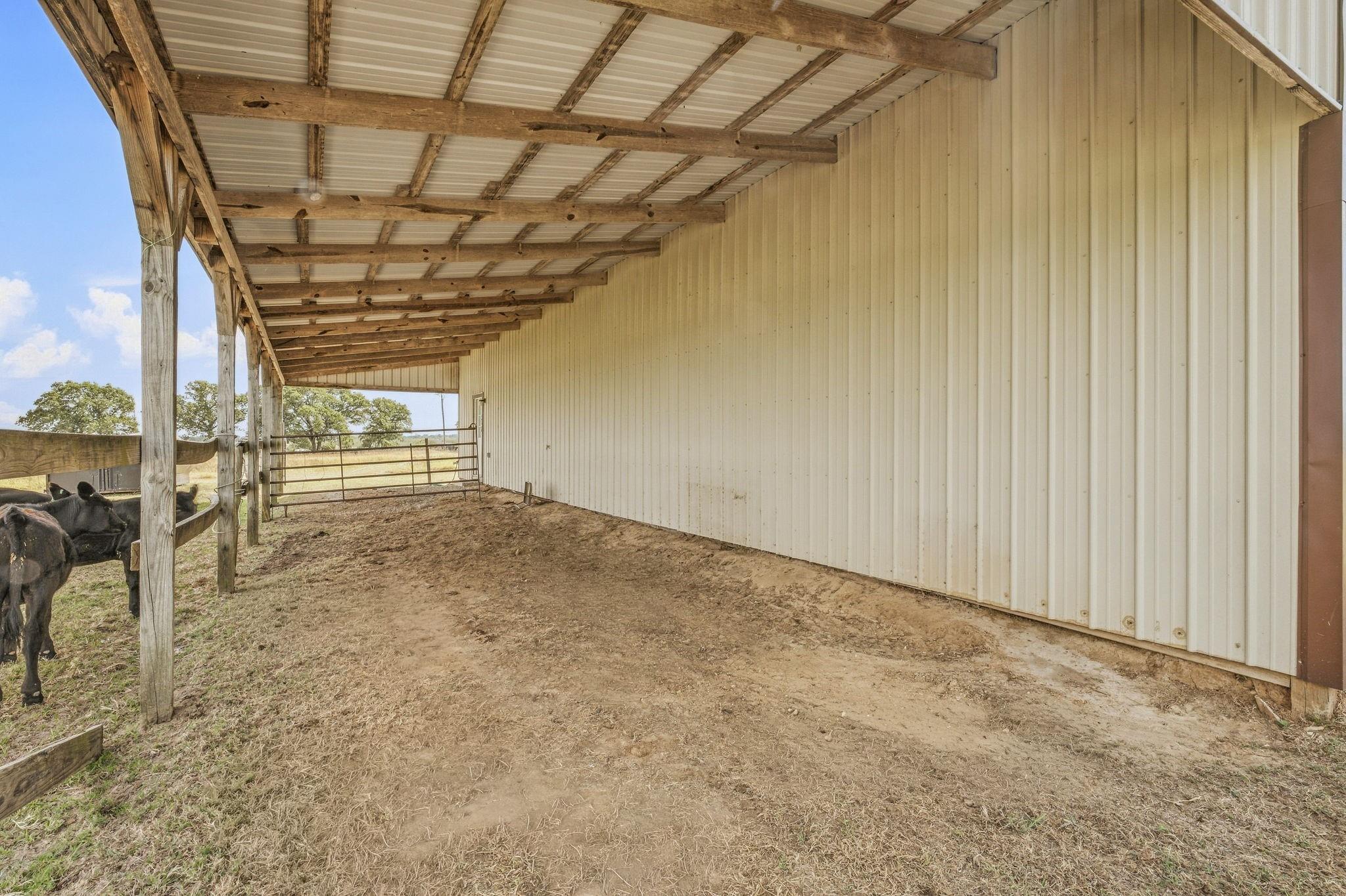 main property photo 17