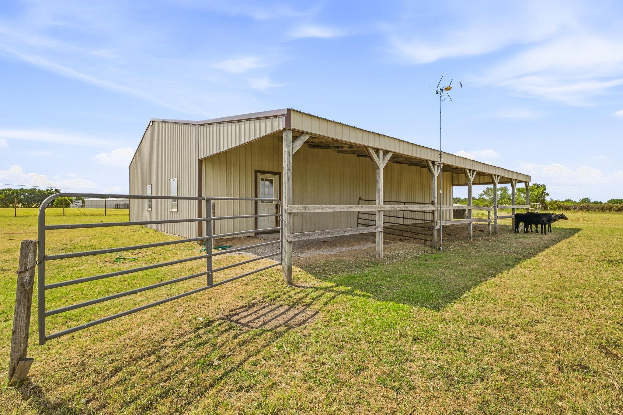 main property photo 5