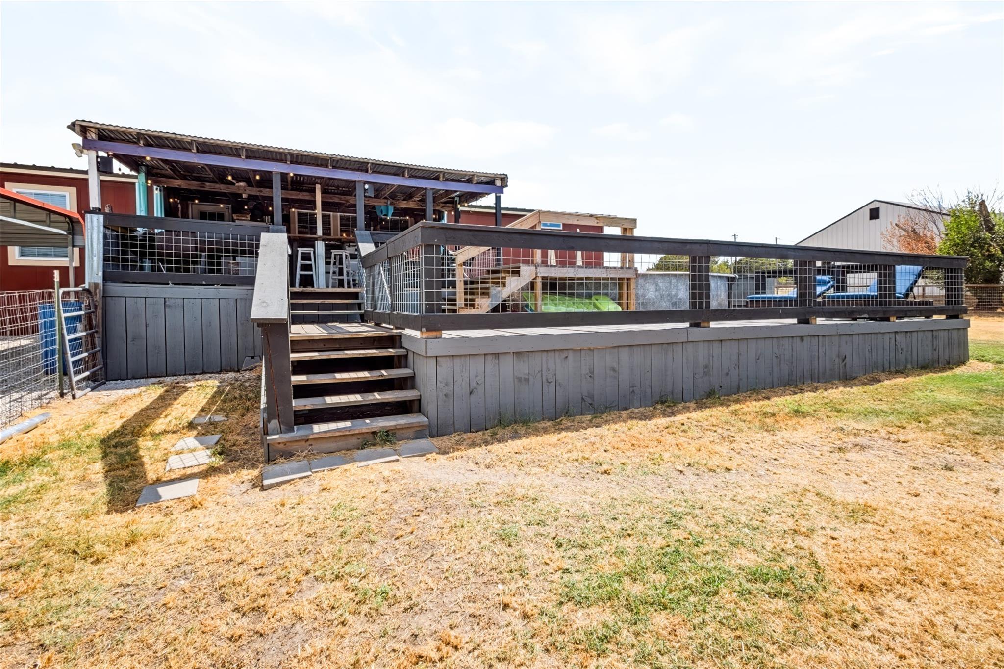 main property photo 30