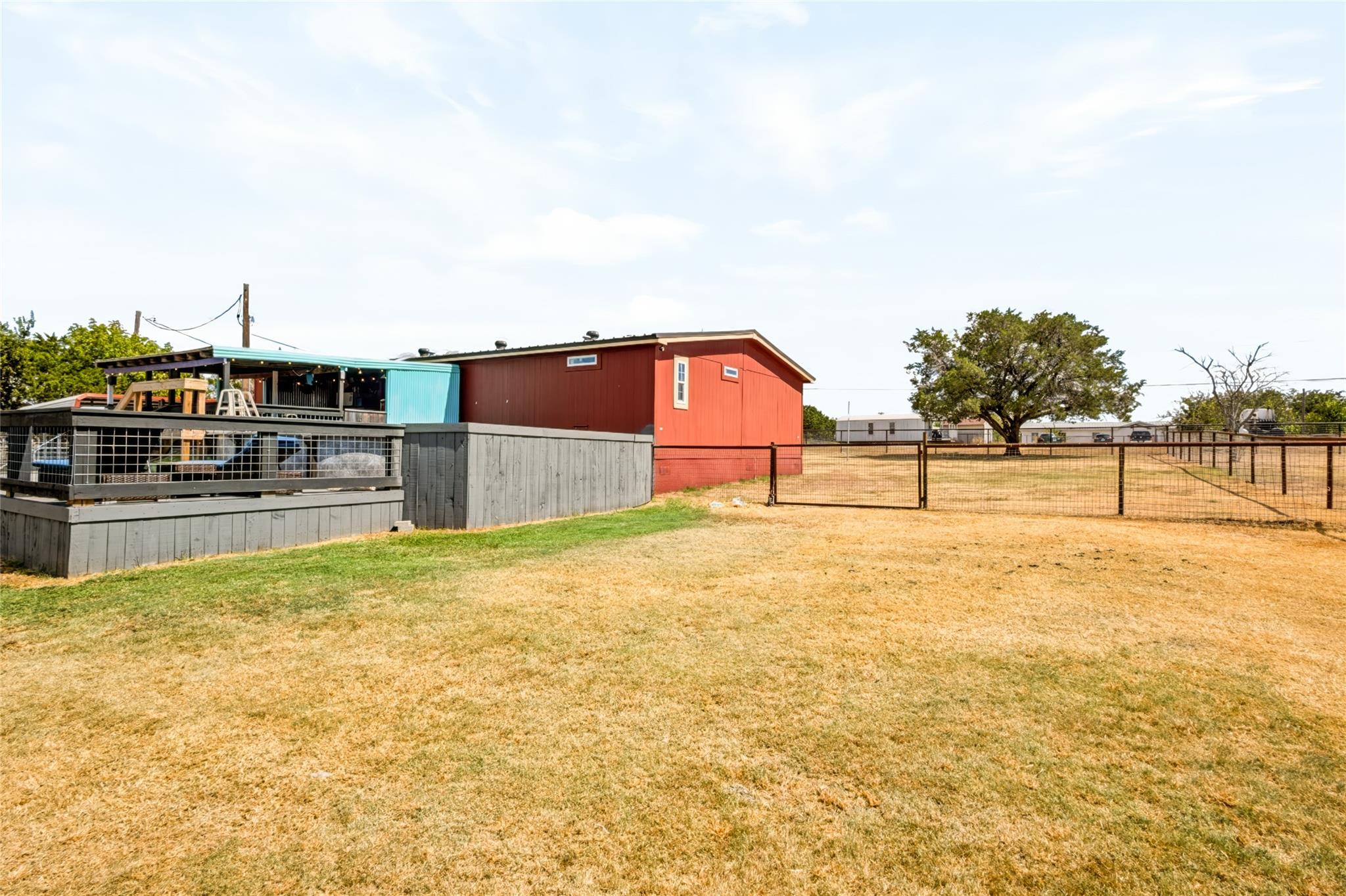 main property photo 33