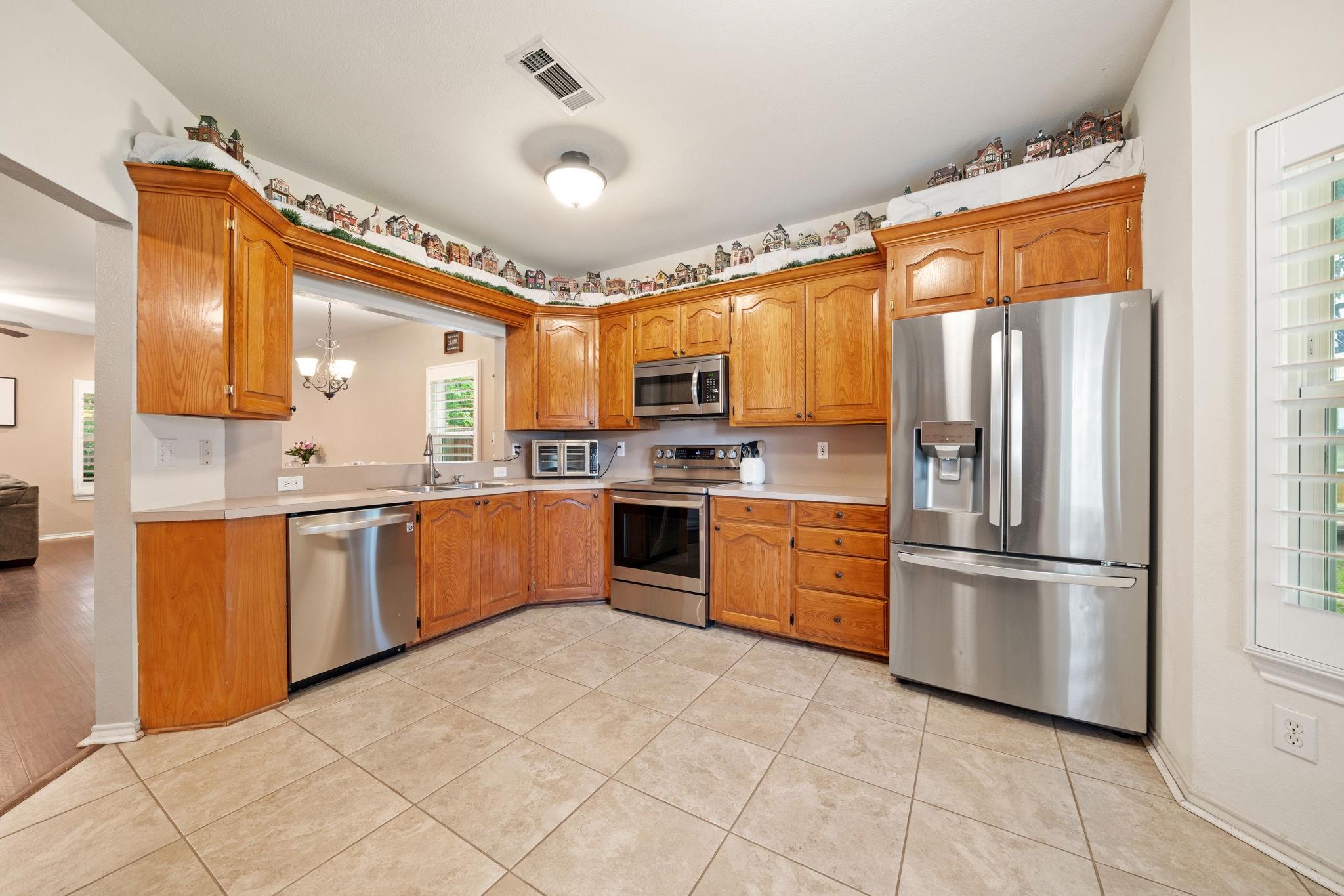 main property photo 11