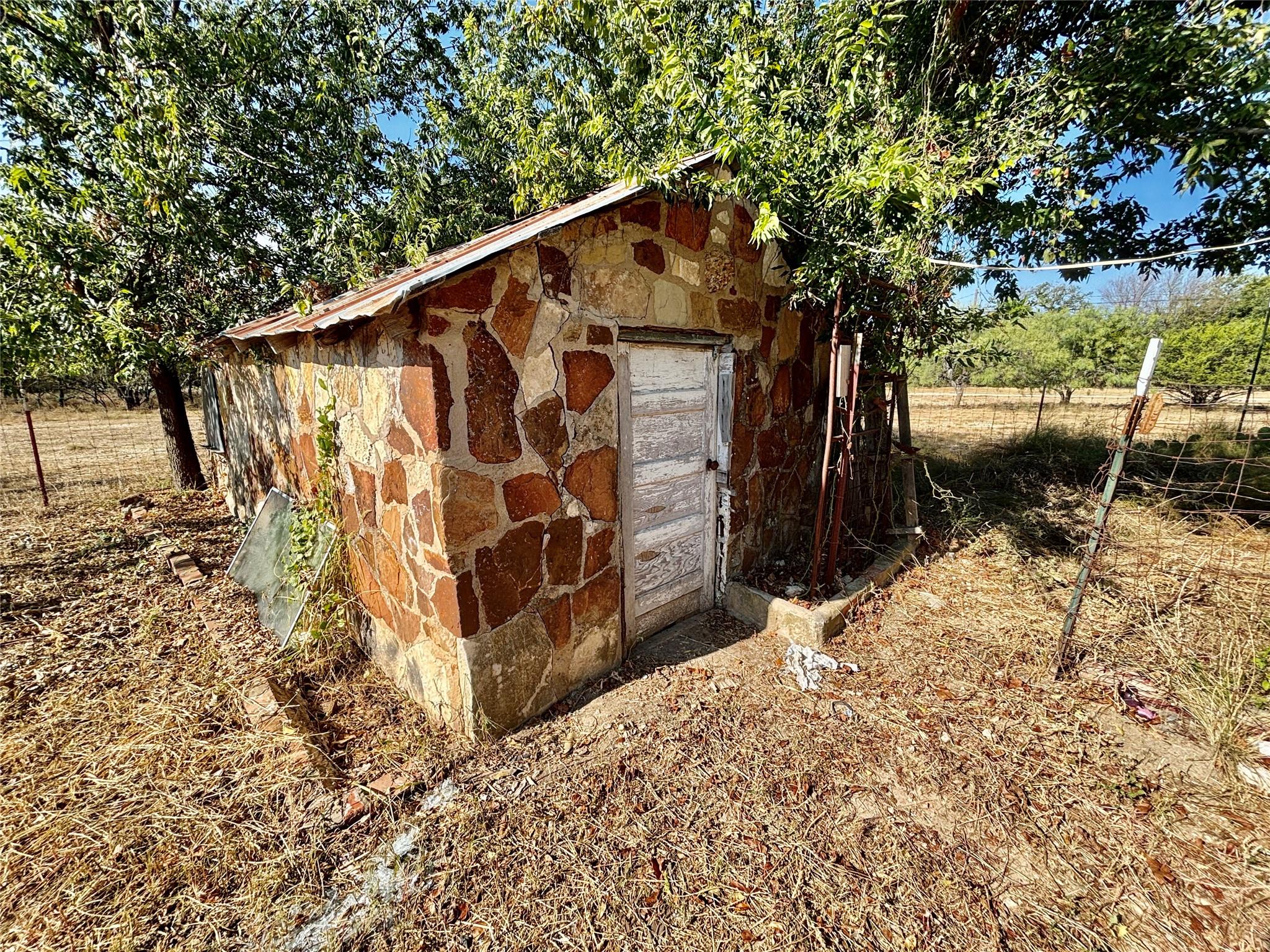 main property photo 33