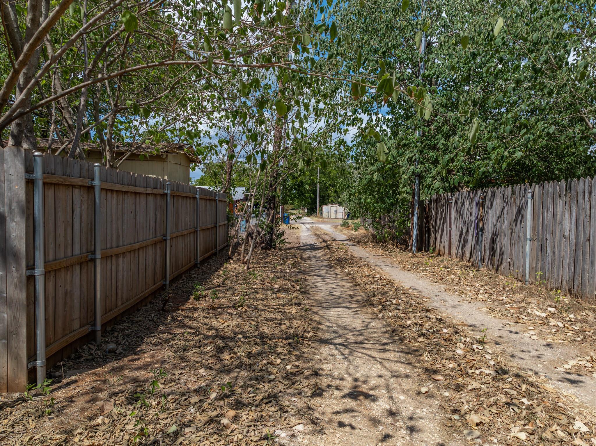 main property photo 27