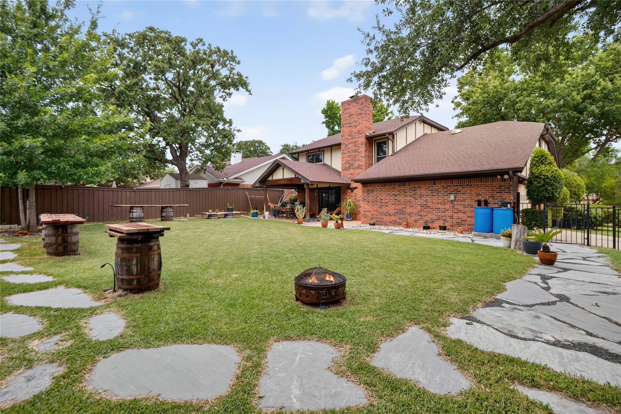 main property photo 8