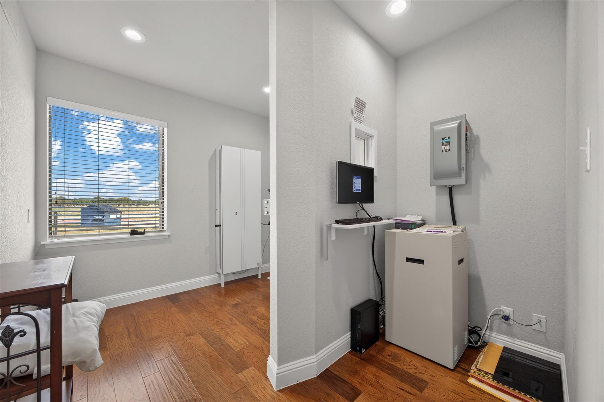 main property photo 20