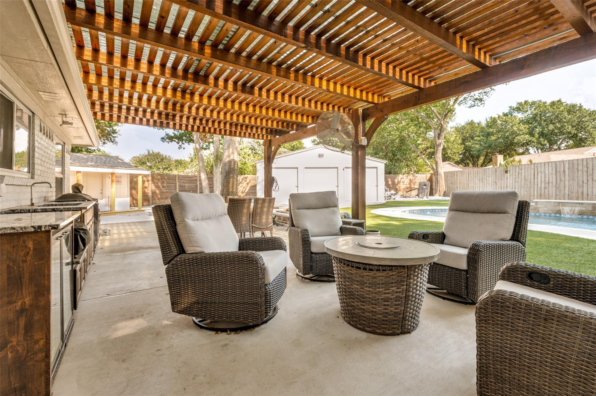 main property photo 24