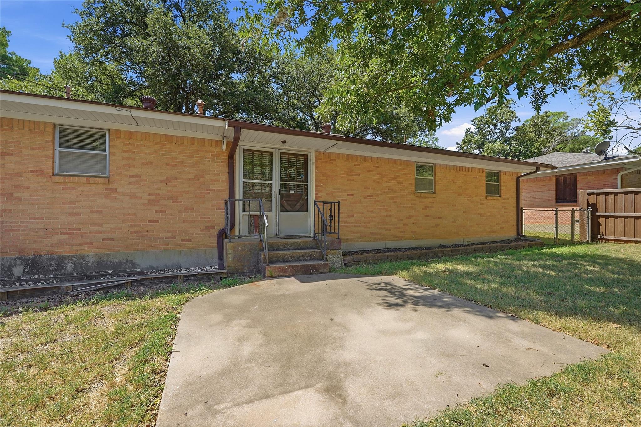 main property photo 24