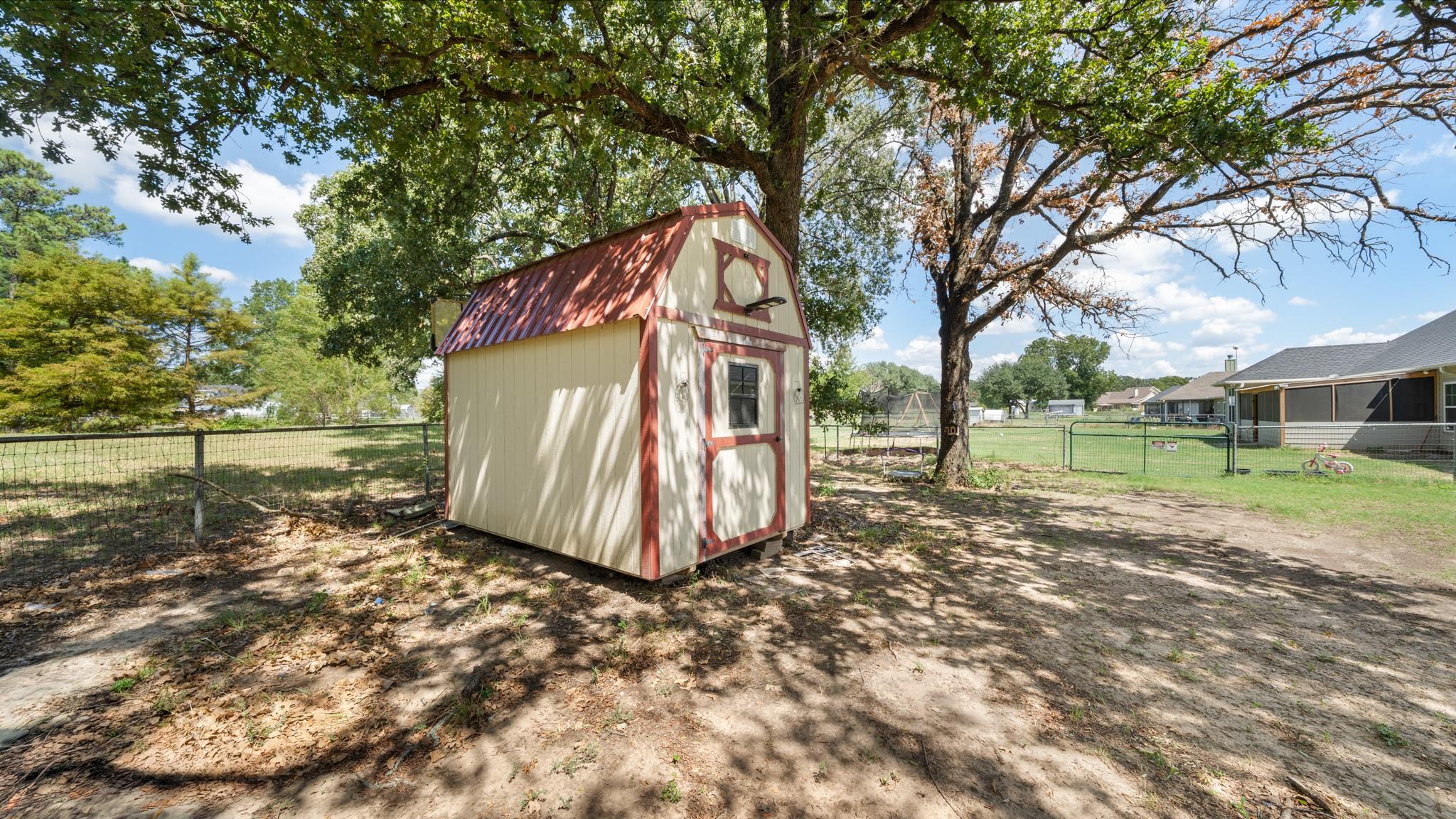 main property photo 29
