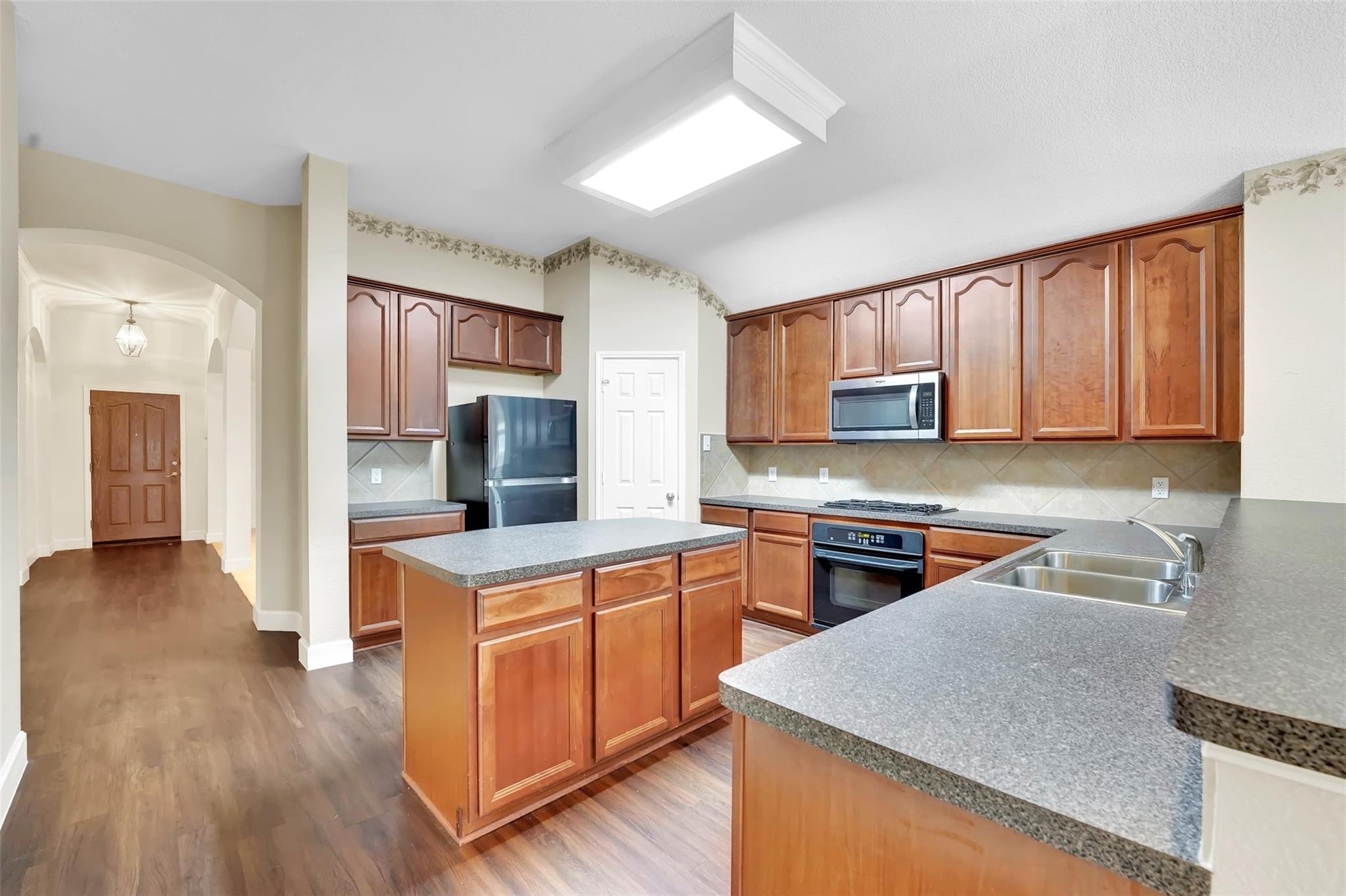 main property photo 25