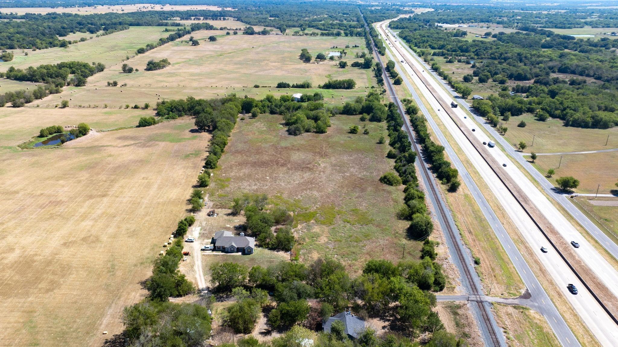 main property photo 11