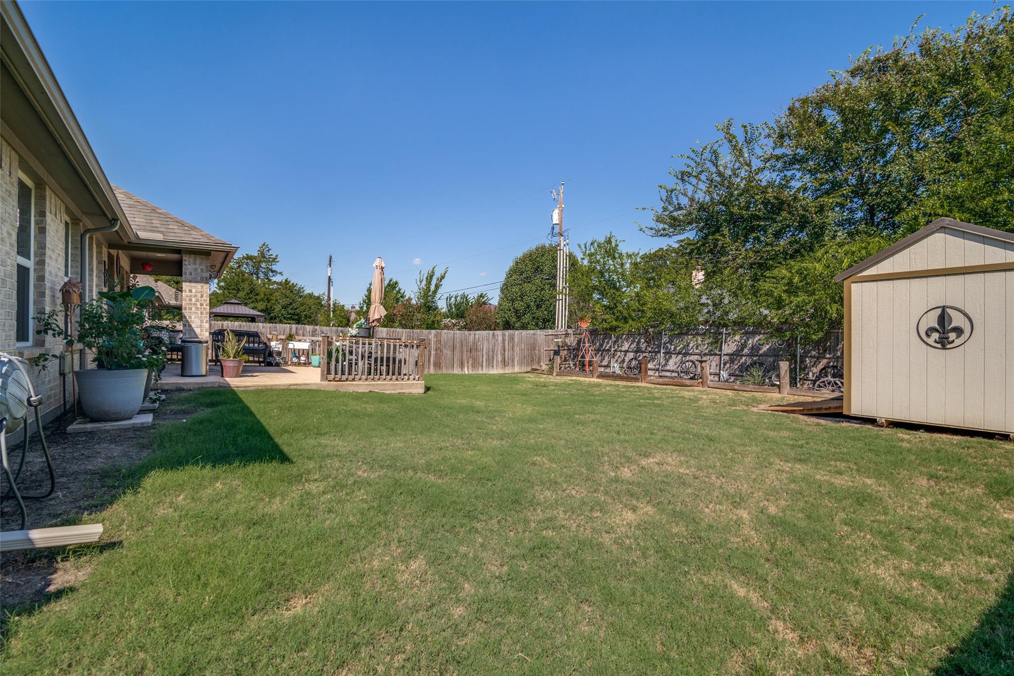 main property photo 23