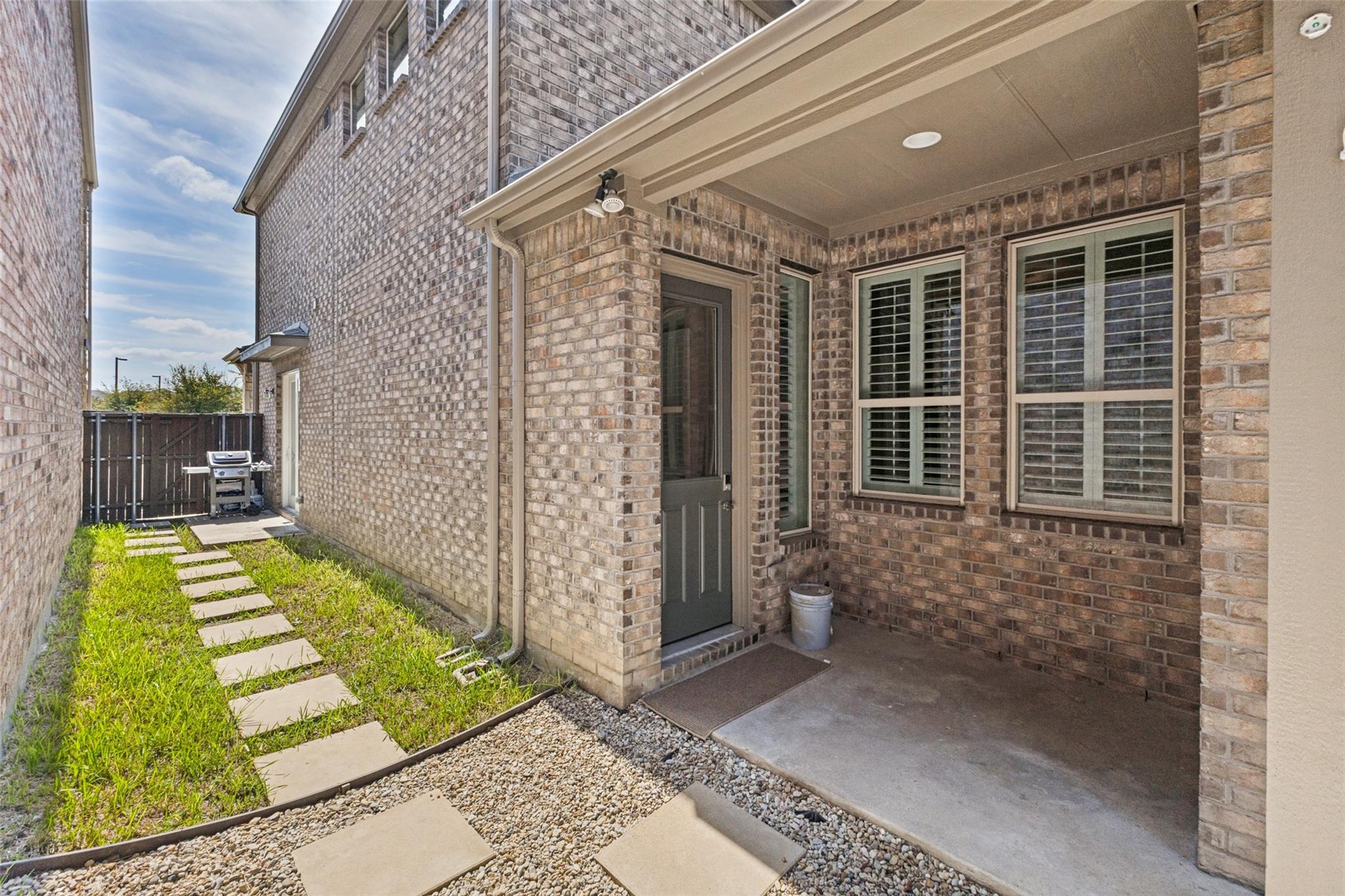 main property photo 32