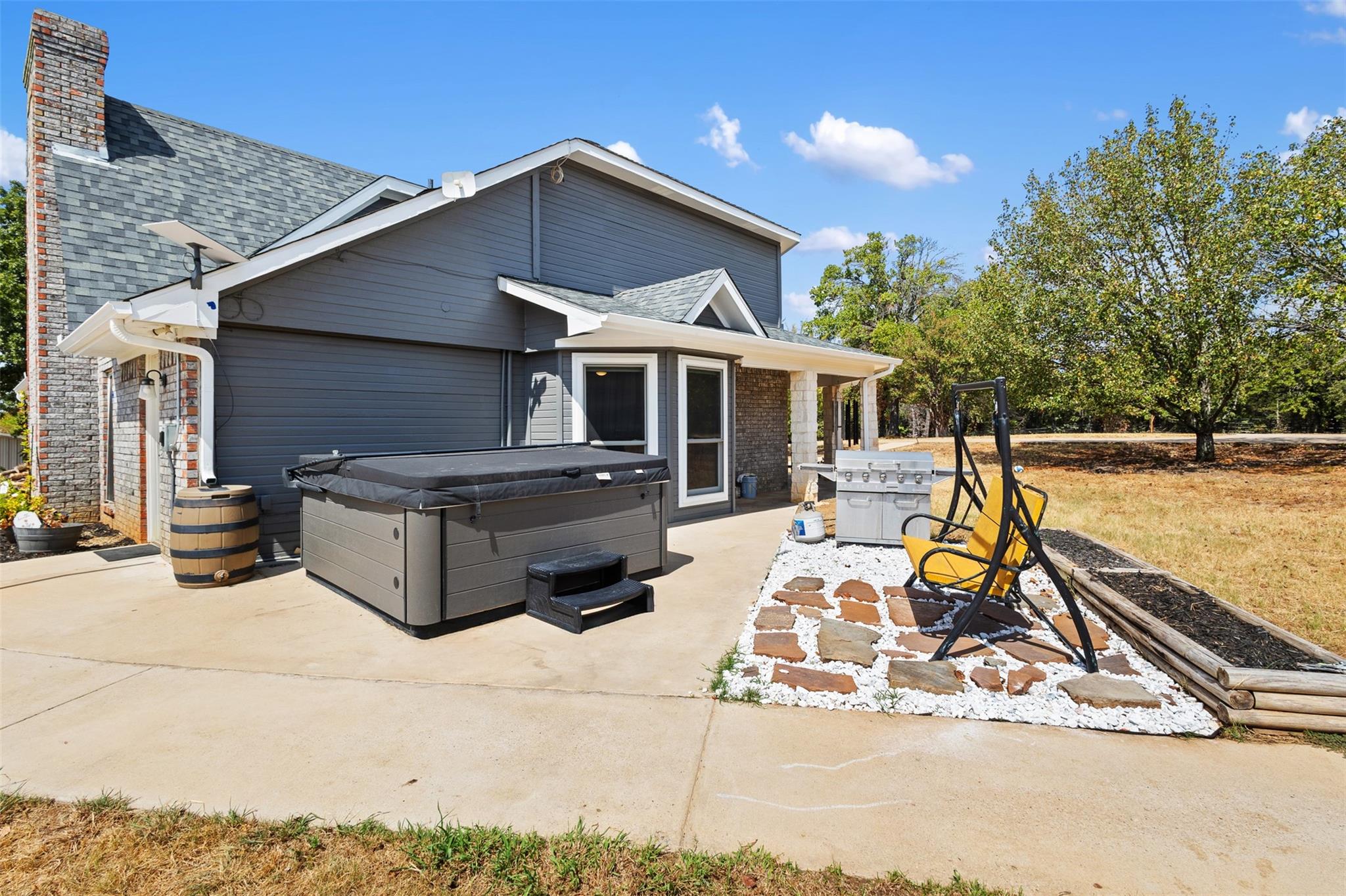 main property photo 26