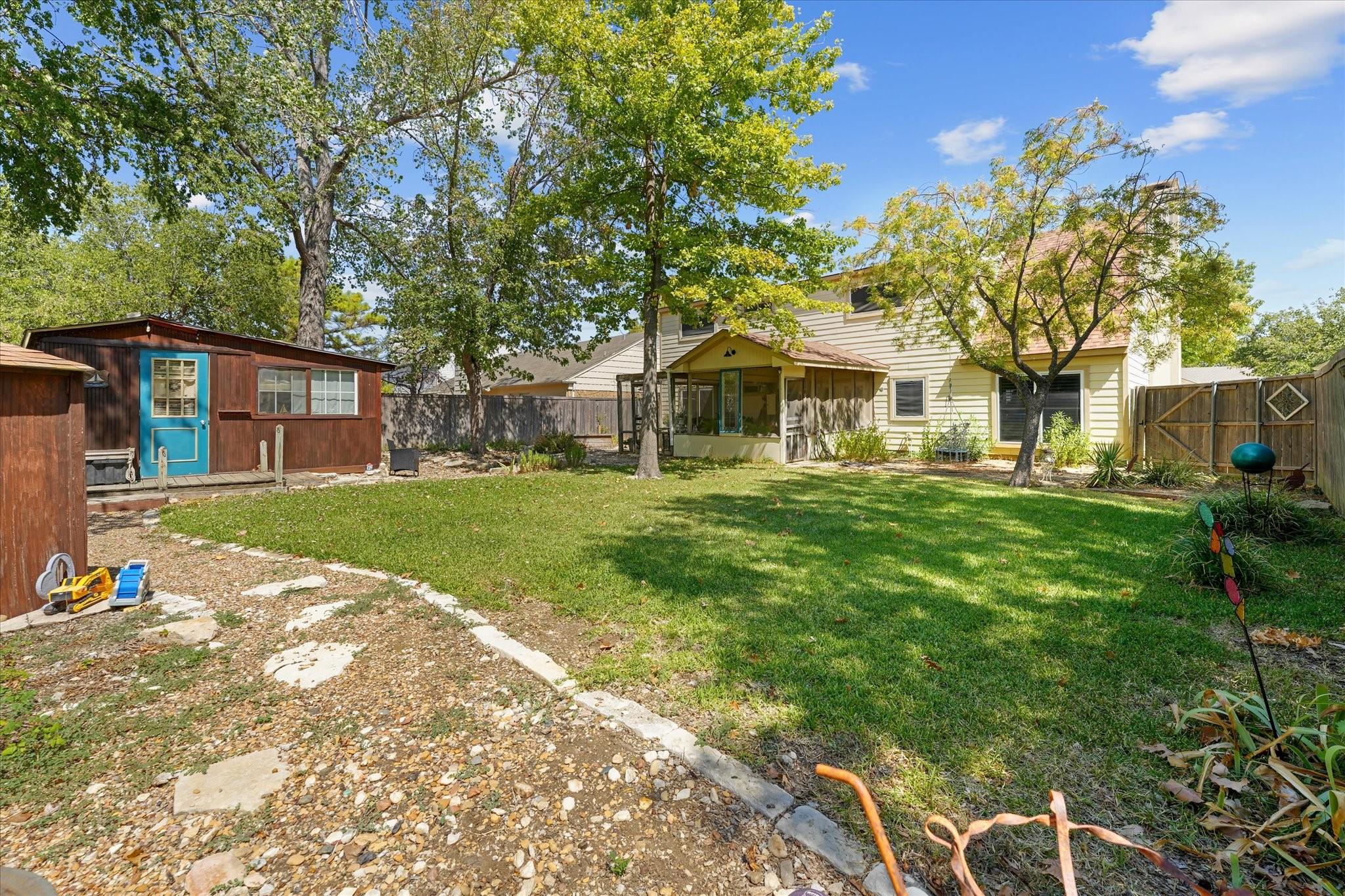 main property photo 30