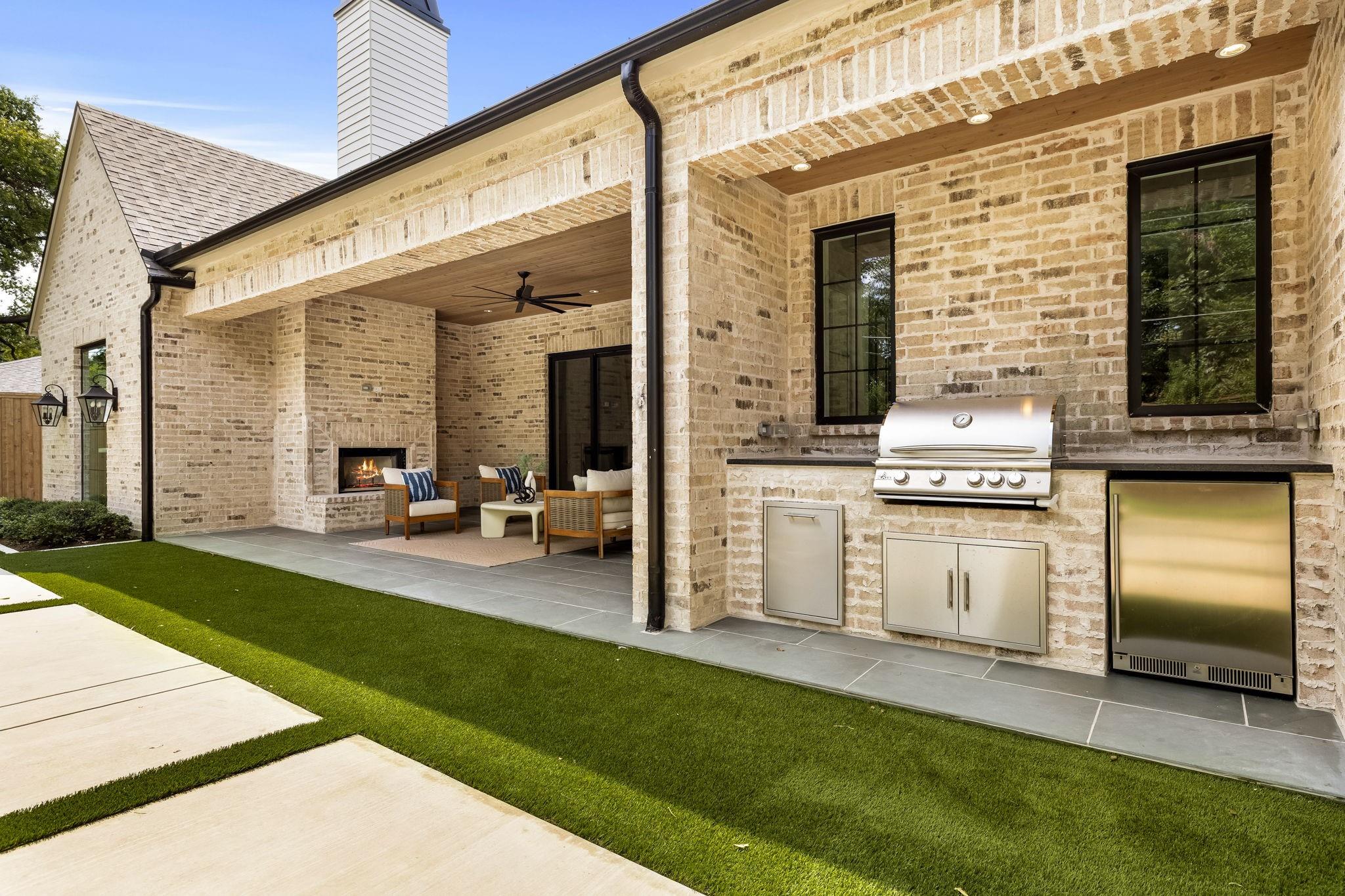 main property photo 33