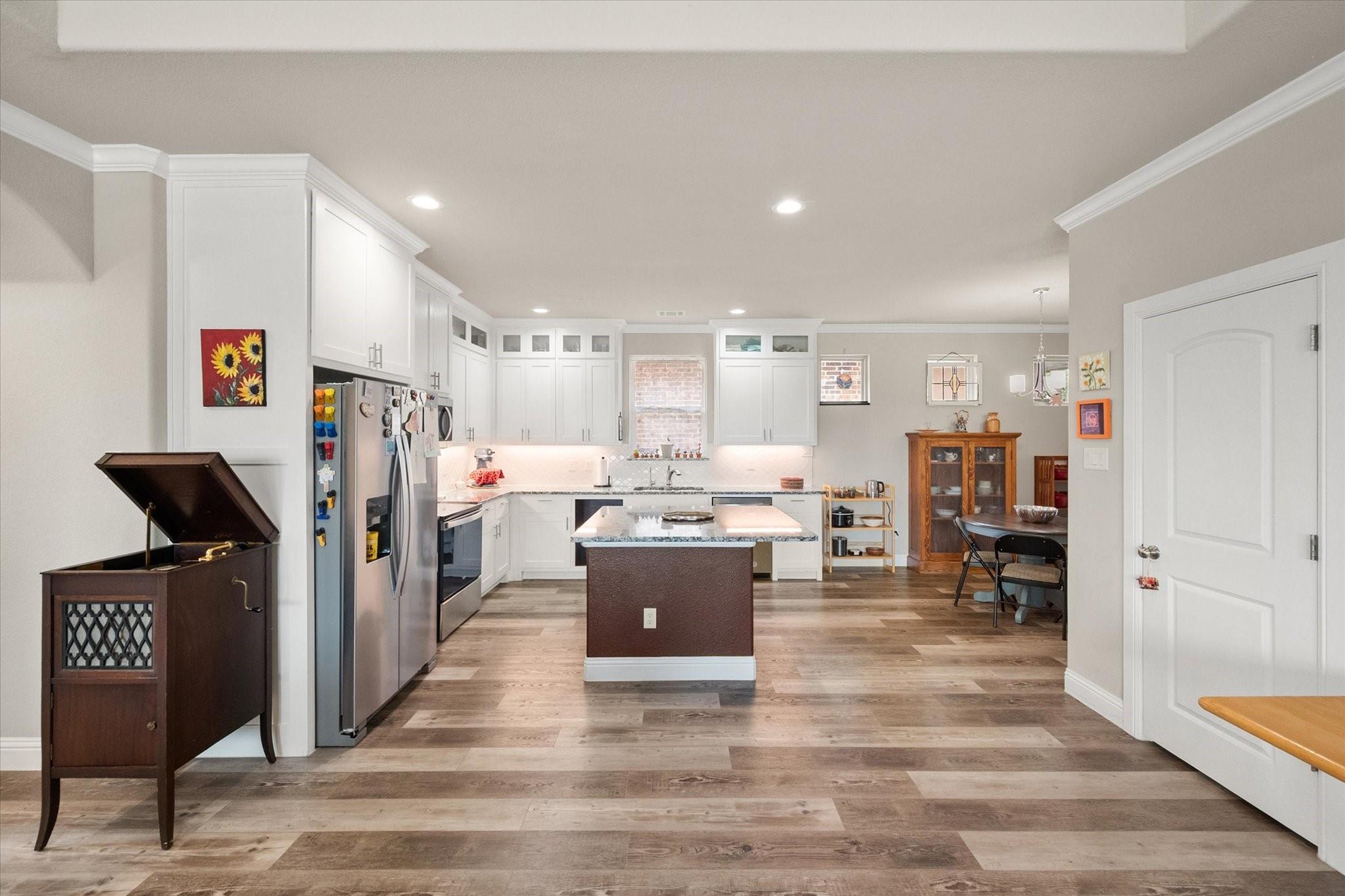main property photo 13