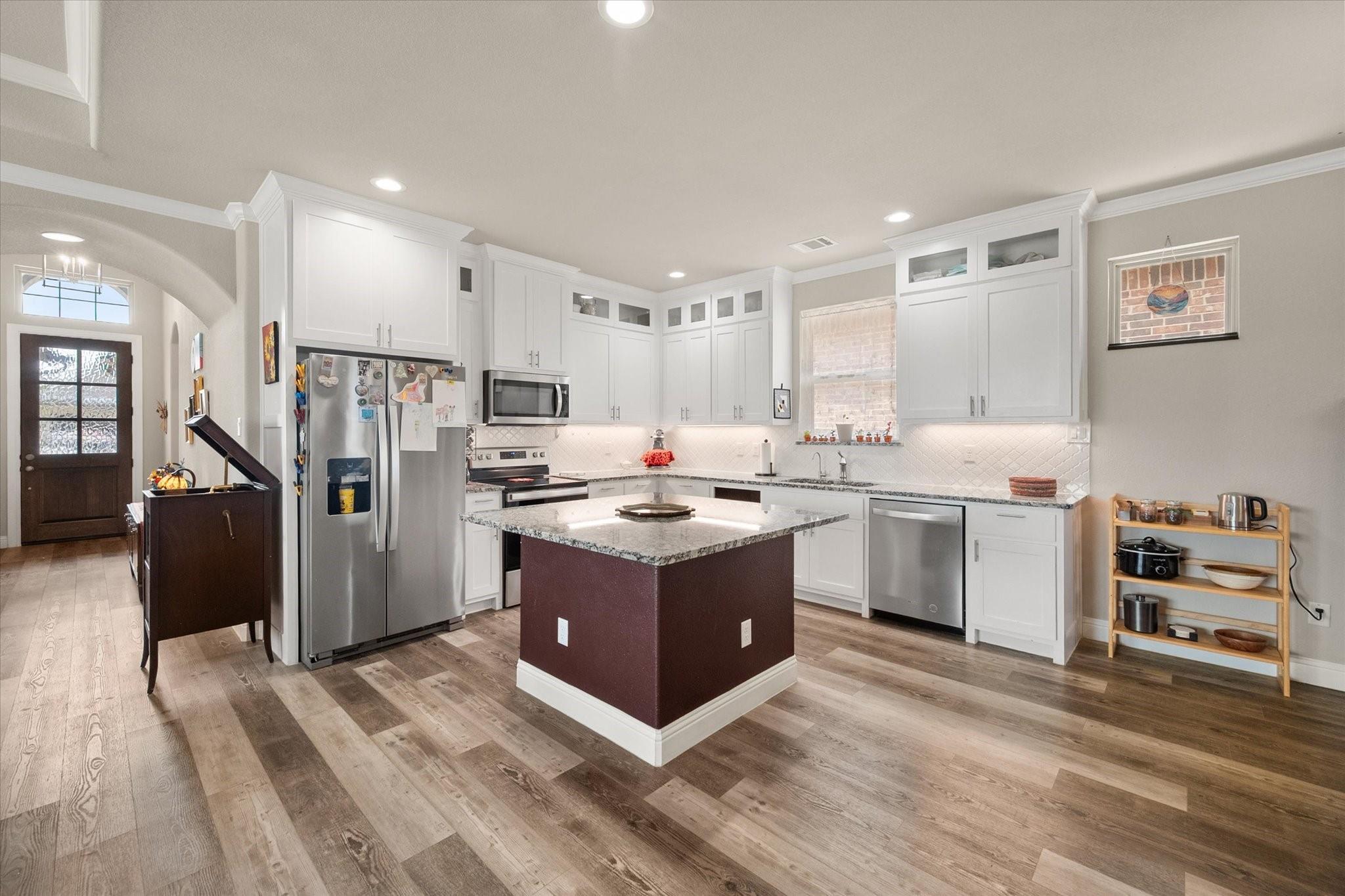 main property photo 15