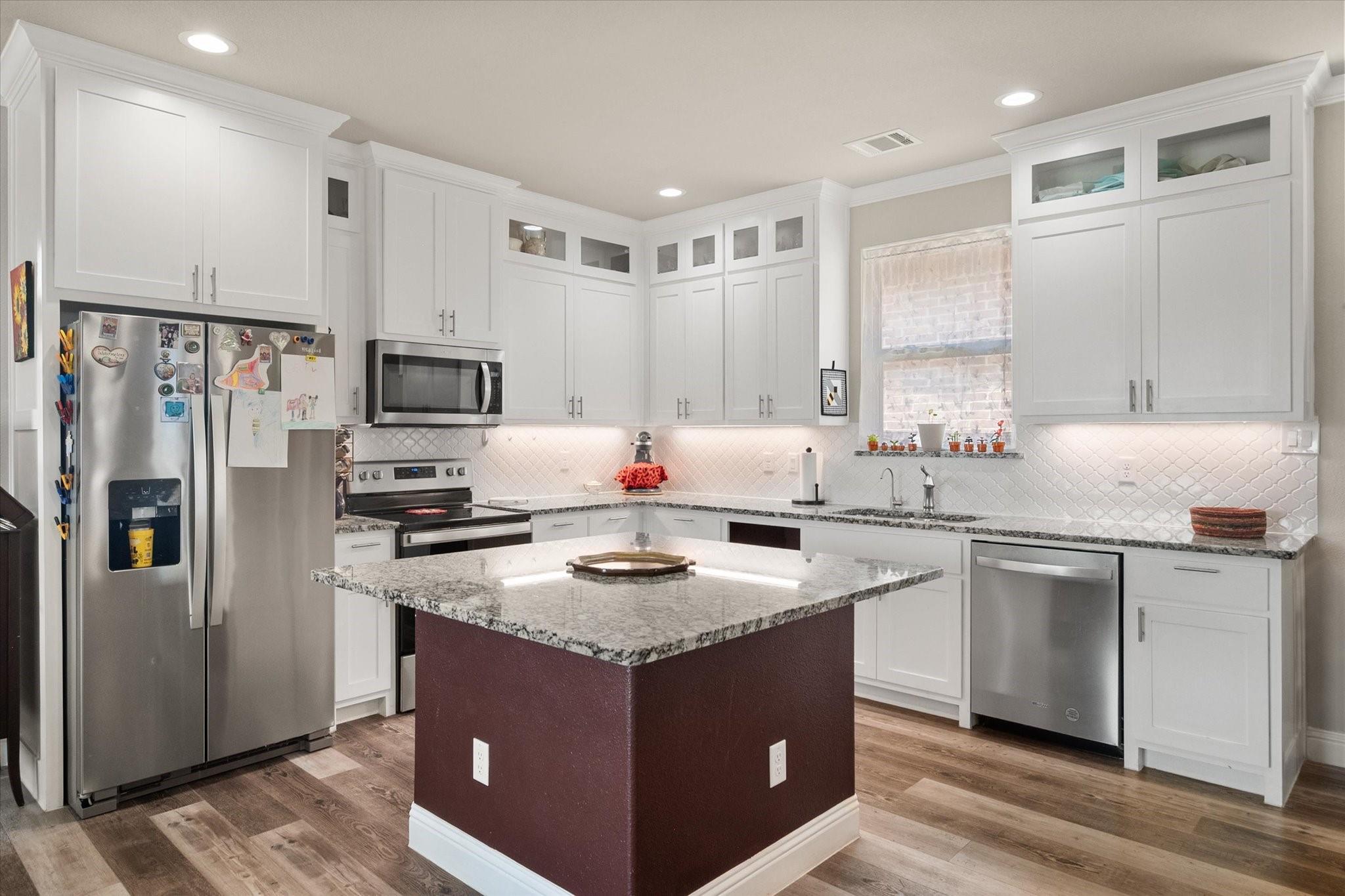 main property photo 16