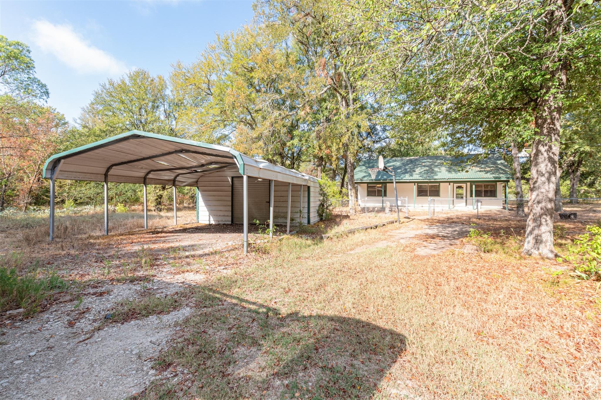 main property photo 24
