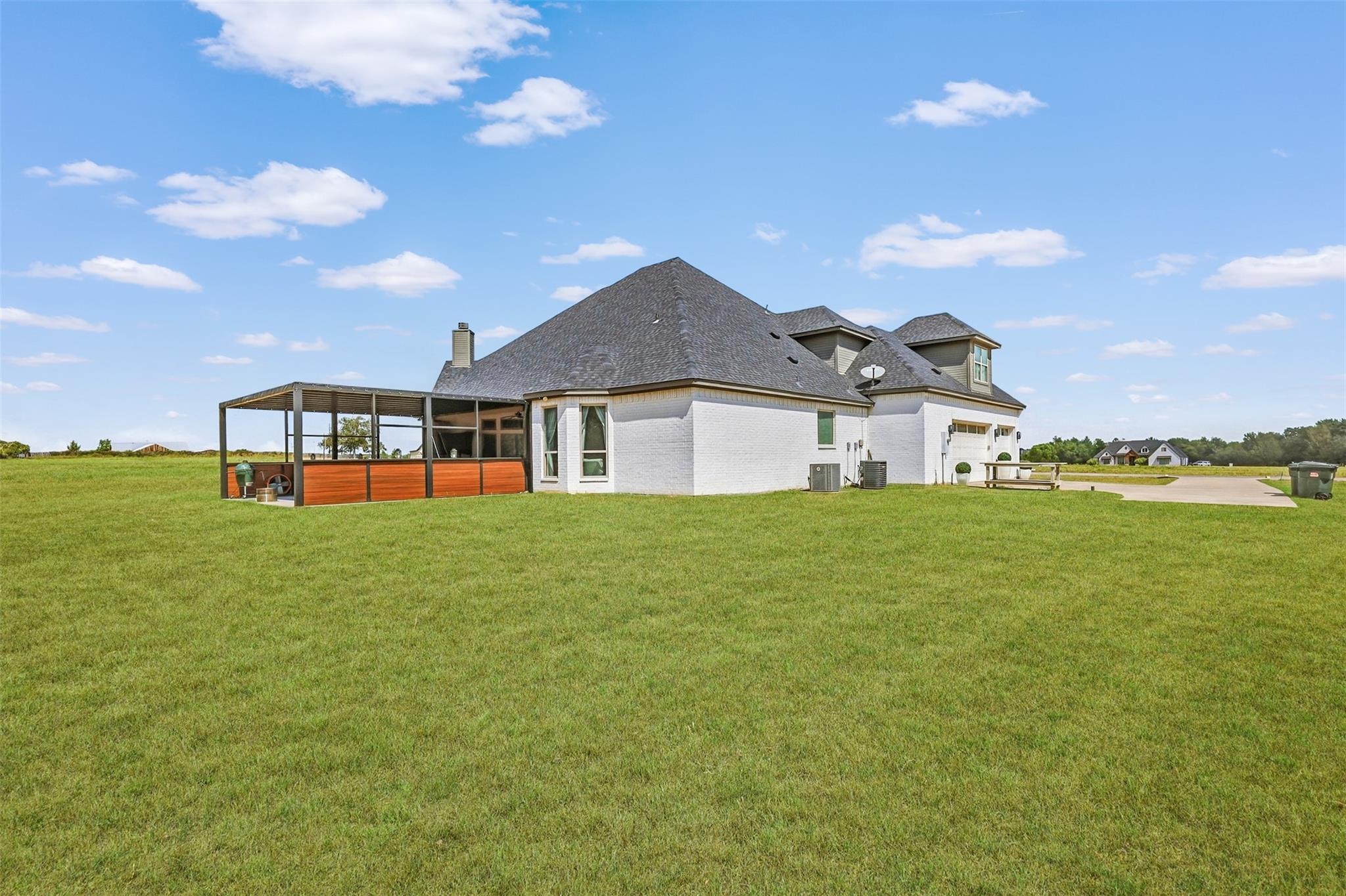 main property photo 34